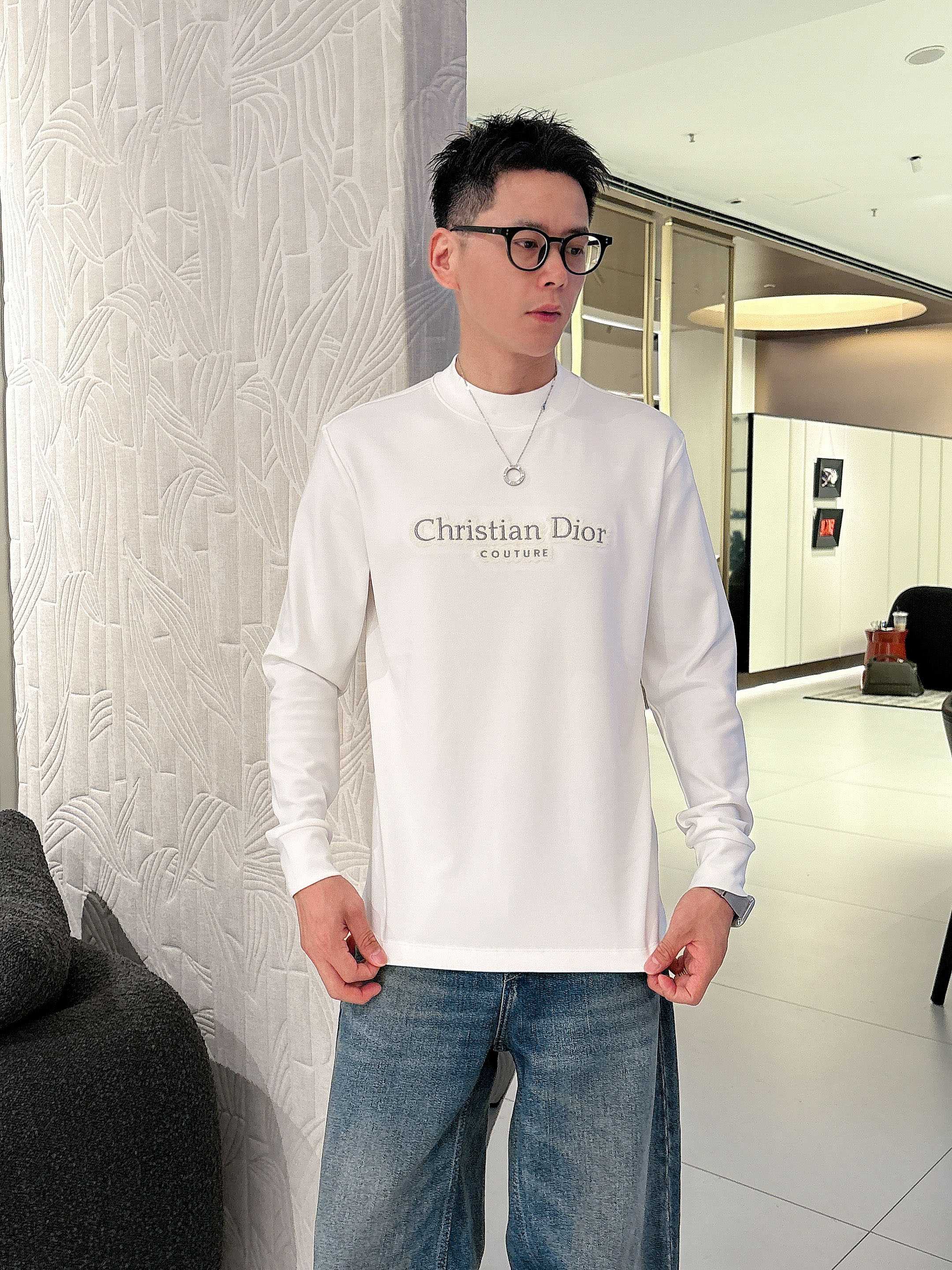 Dior2025秋冬新款，定制面料，独特工艺logo，舒适性与透气性兼优，柔软抗皱弹性和垂性极佳，无论是