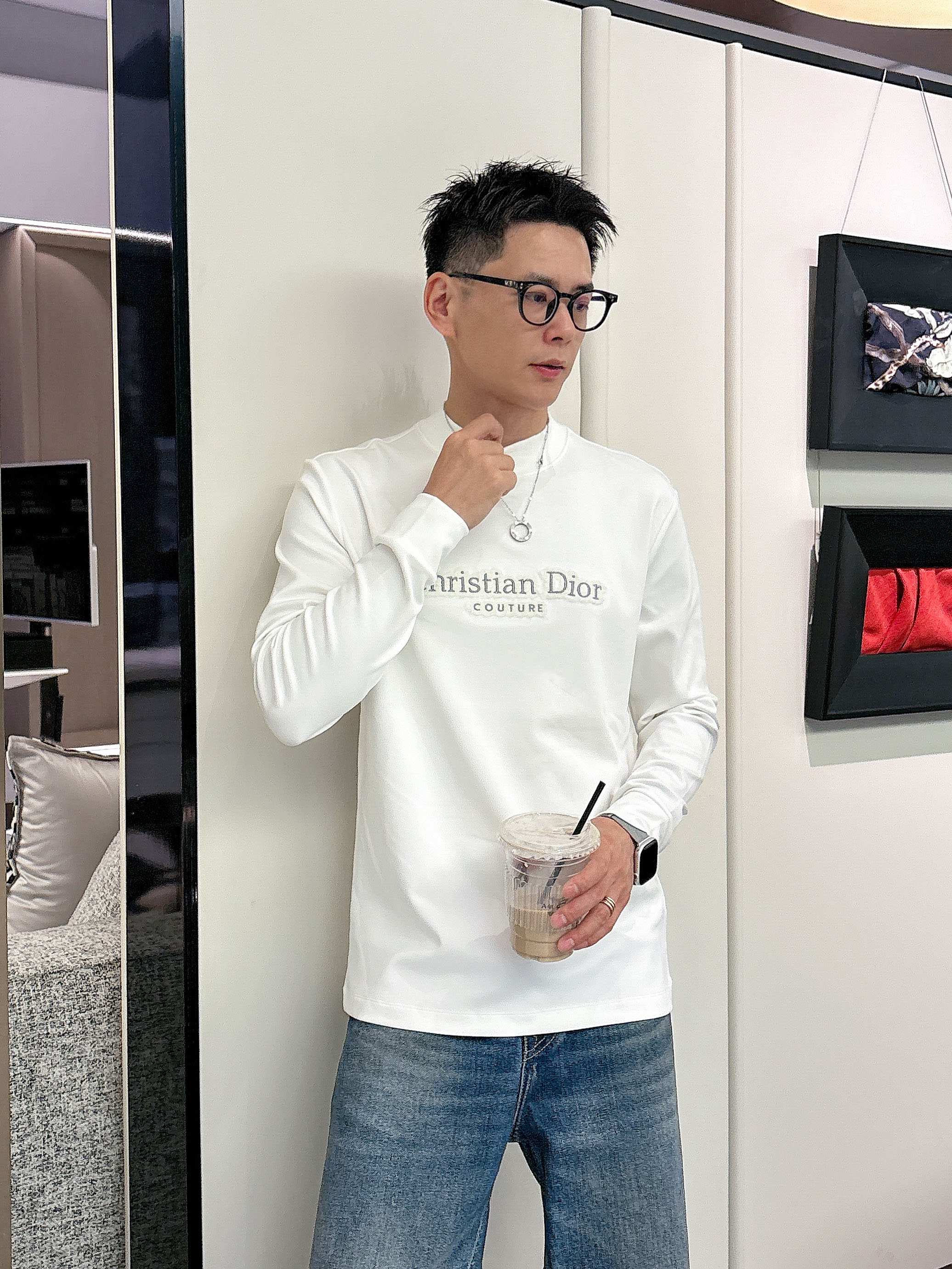 Dior2025秋冬新款，定制面料，独特工艺logo，舒适性与透气性兼优，柔软抗皱弹性和垂性极佳，无论是