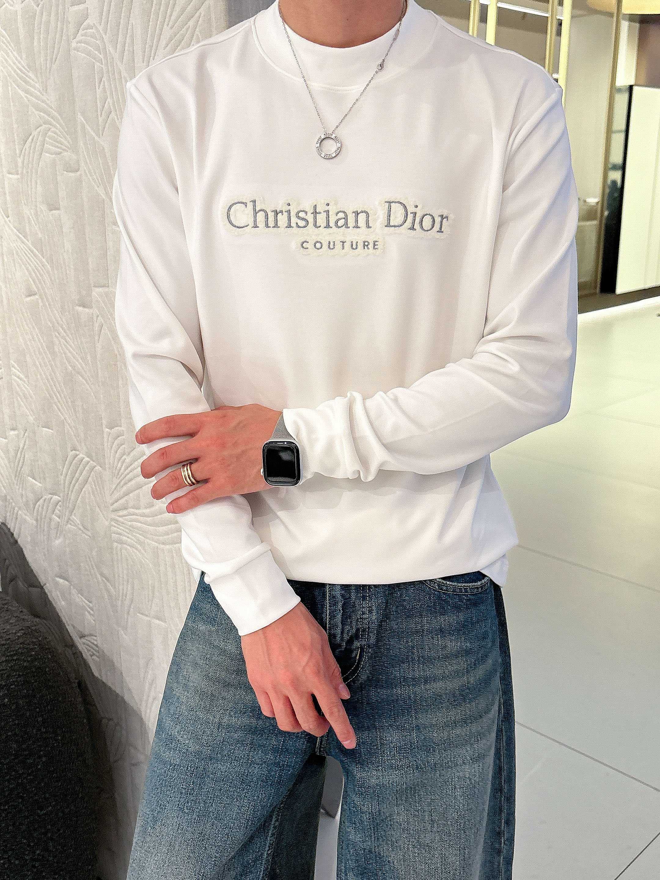 Dior2025秋冬新款，定制面料，独特工艺logo，舒适性与透气性兼优，柔软抗皱弹性和垂性极佳，无论是
