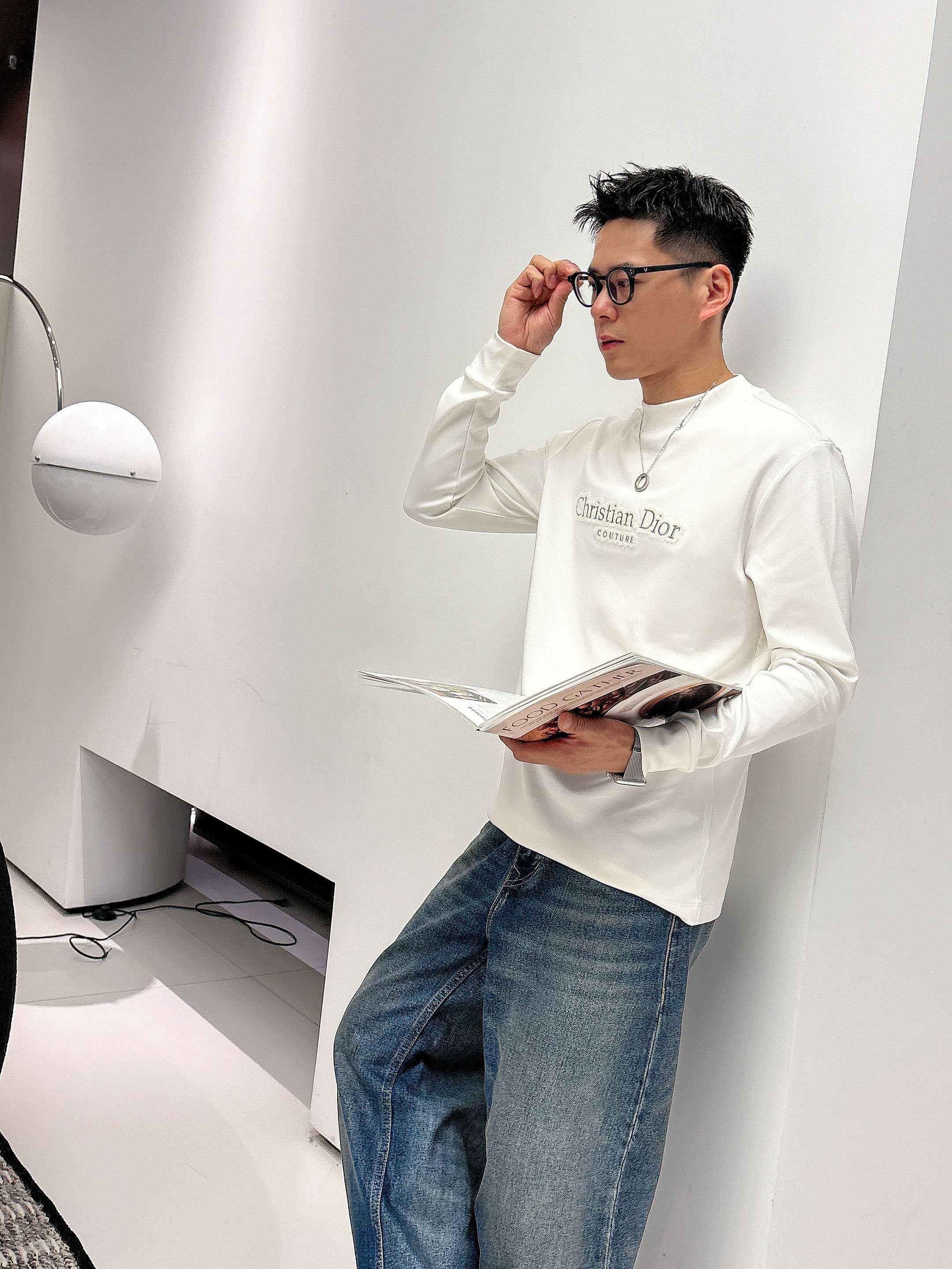 Dior2025秋冬新款，定制面料，独特工艺logo，舒适性与透气性兼优，柔软抗皱弹性和垂性极佳，无论是