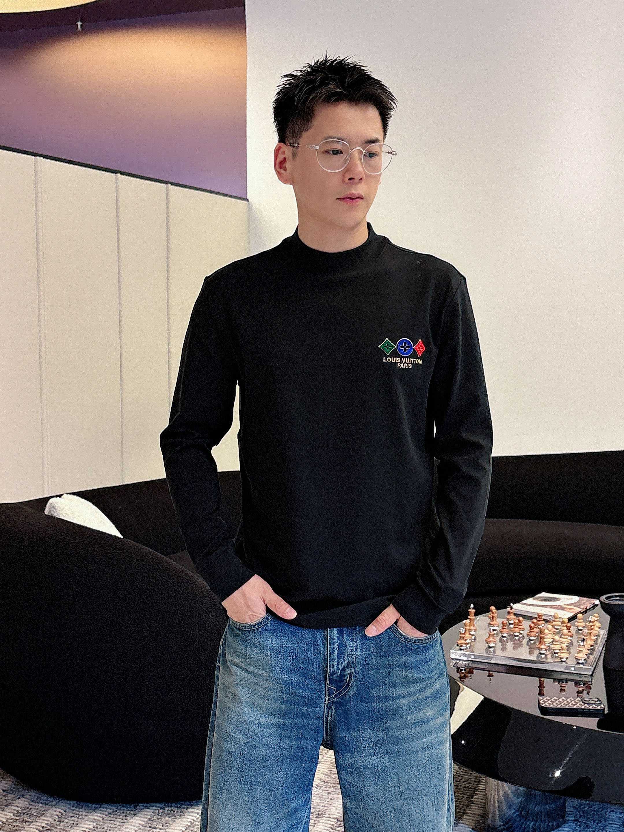 LV2025秋冬新款，定制面料，定制logo，舒适性与透气性兼优，柔软抗皱弹性和垂性极佳，无论是单穿或是