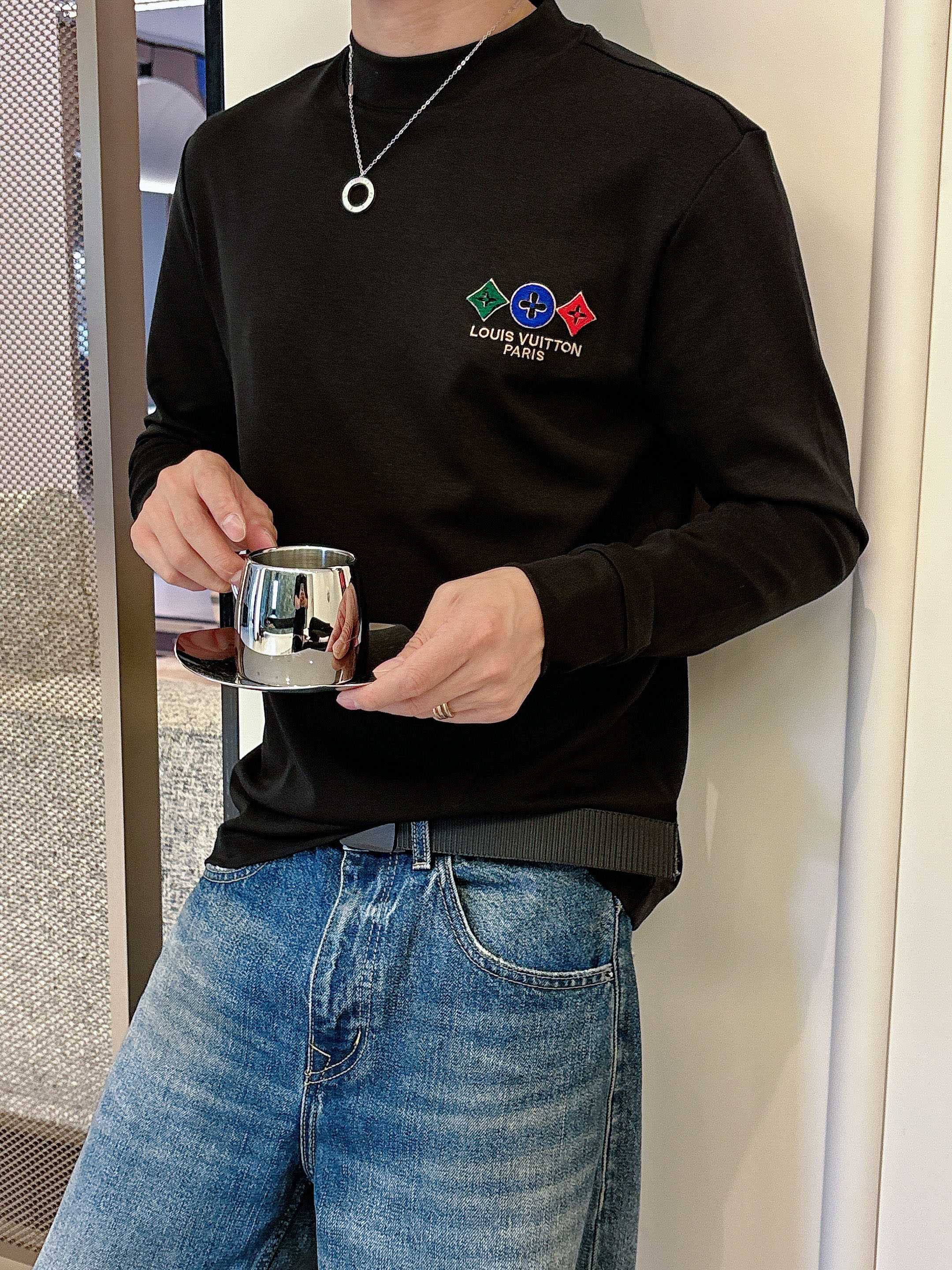 LV2025秋冬新款，定制面料，定制logo，舒适性与透气性兼优，柔软抗皱弹性和垂性极佳，无论是单穿或是