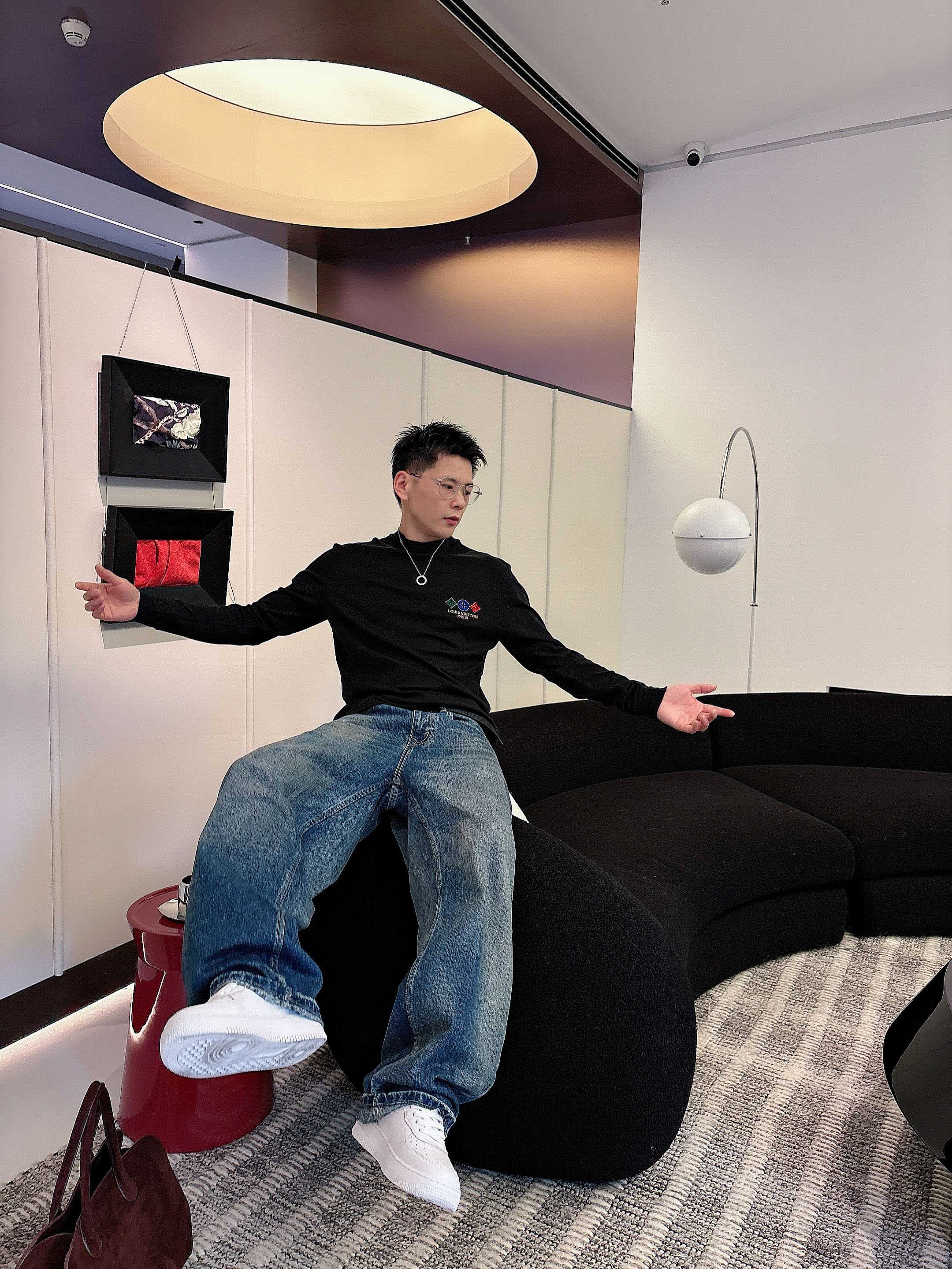 LV2025秋冬新款，定制面料，定制logo，舒适性与透气性兼优，柔软抗皱弹性和垂性极佳，无论是单穿或是