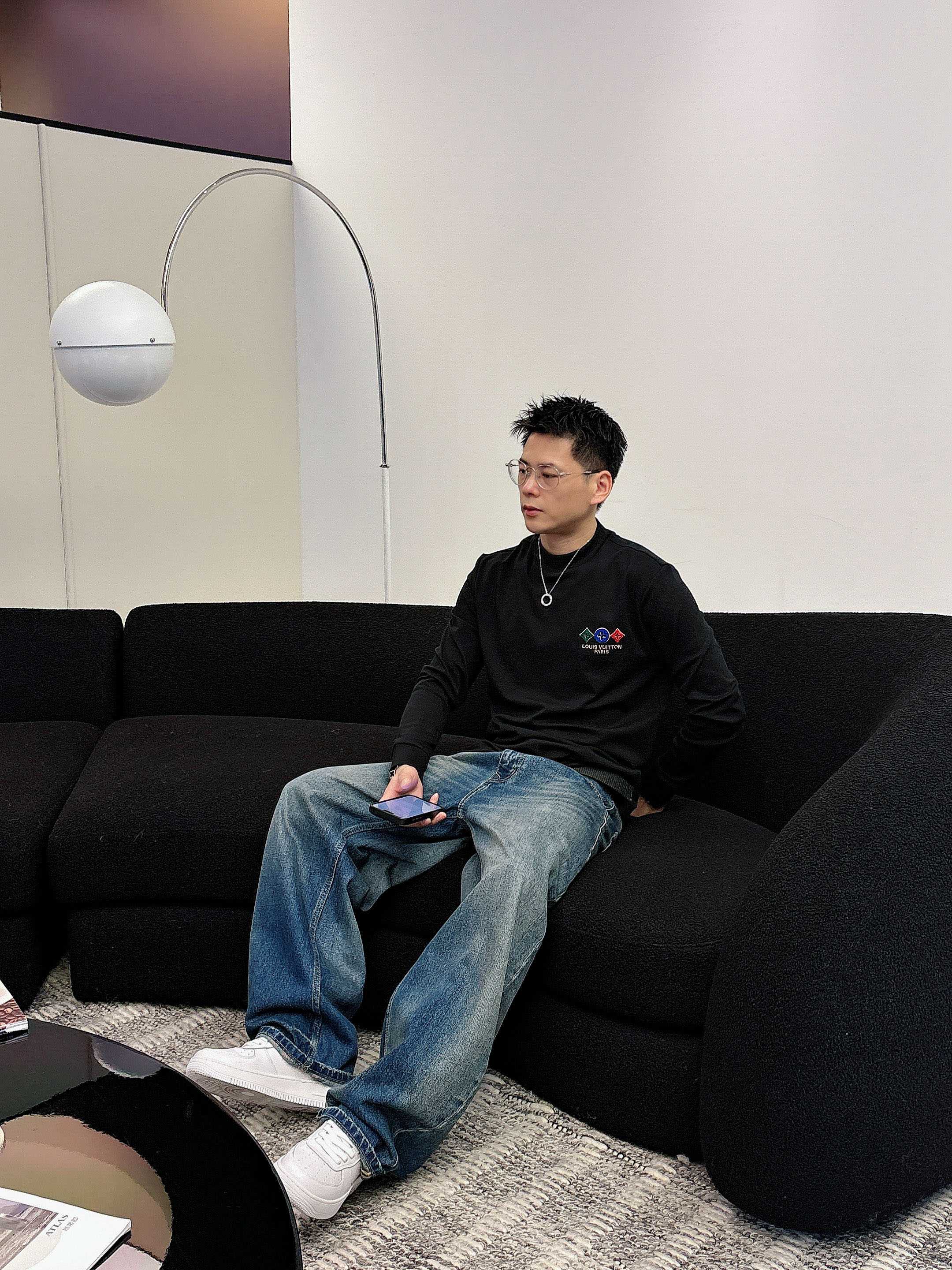 LV2025秋冬新款，定制面料，定制logo，舒适性与透气性兼优，柔软抗皱弹性和垂性极佳，无论是单穿或是