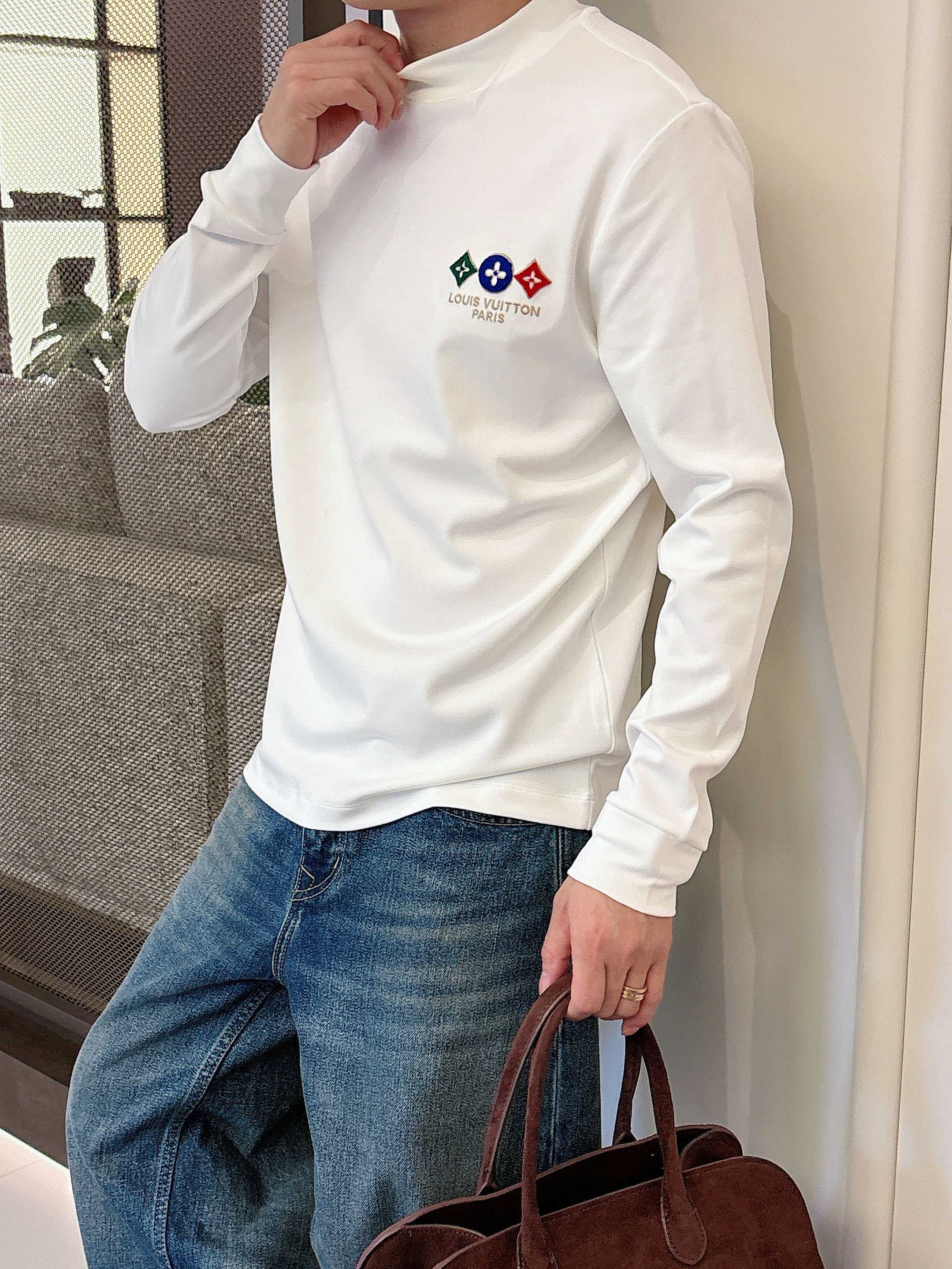 LV2025秋冬新款，定制面料，定制logo，舒适性与透气性兼优，柔软抗皱弹性和垂性极佳，无论是单穿或是