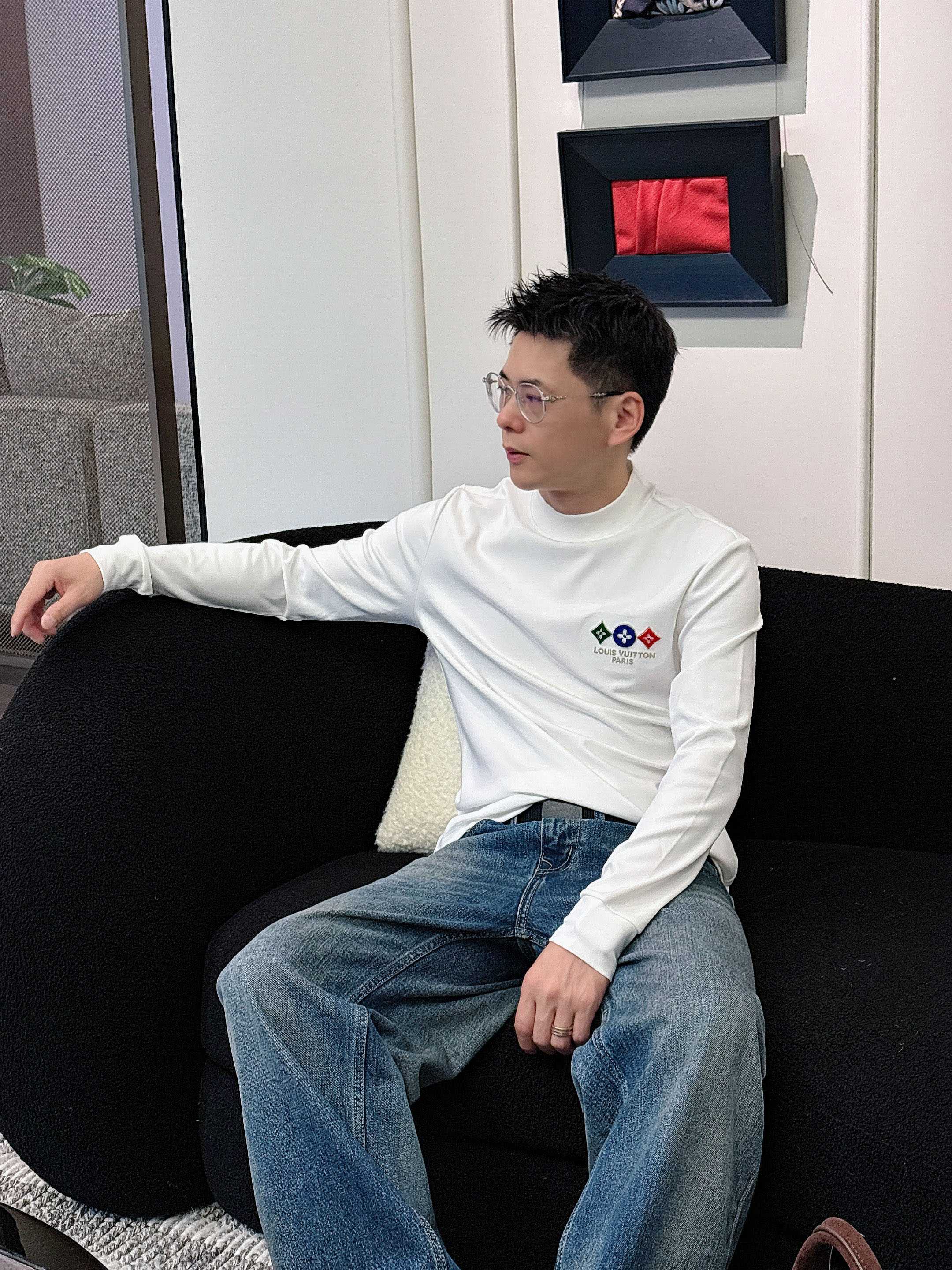 LV2025秋冬新款，定制面料，定制logo，舒适性与透气性兼优，柔软抗皱弹性和垂性极佳，无论是单穿或是