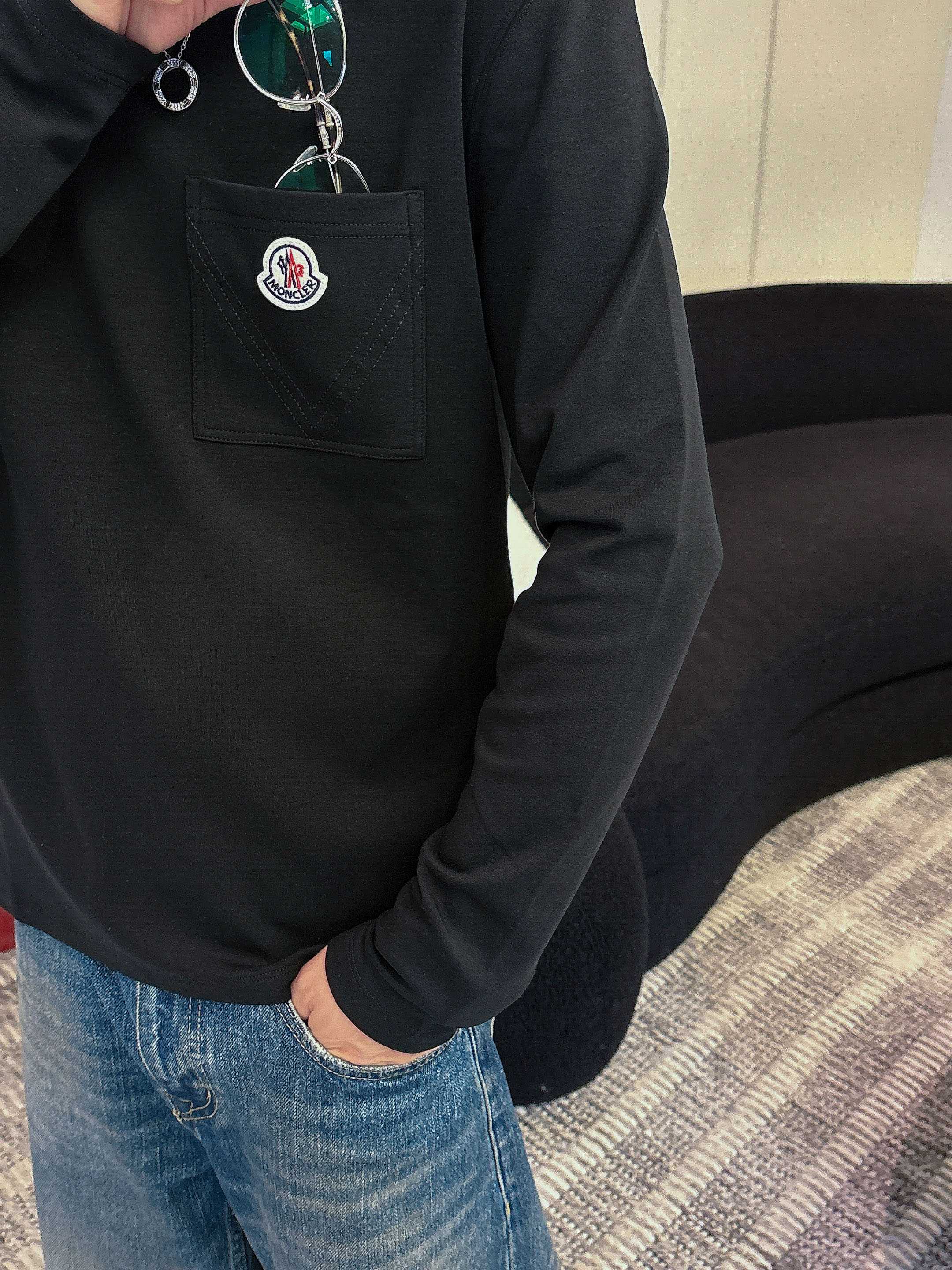 蒙口2025秋冬新款，定制面料，定制logo，舒适性与透气性兼优，柔软抗皱弹性和垂性极佳，无论是单穿或是