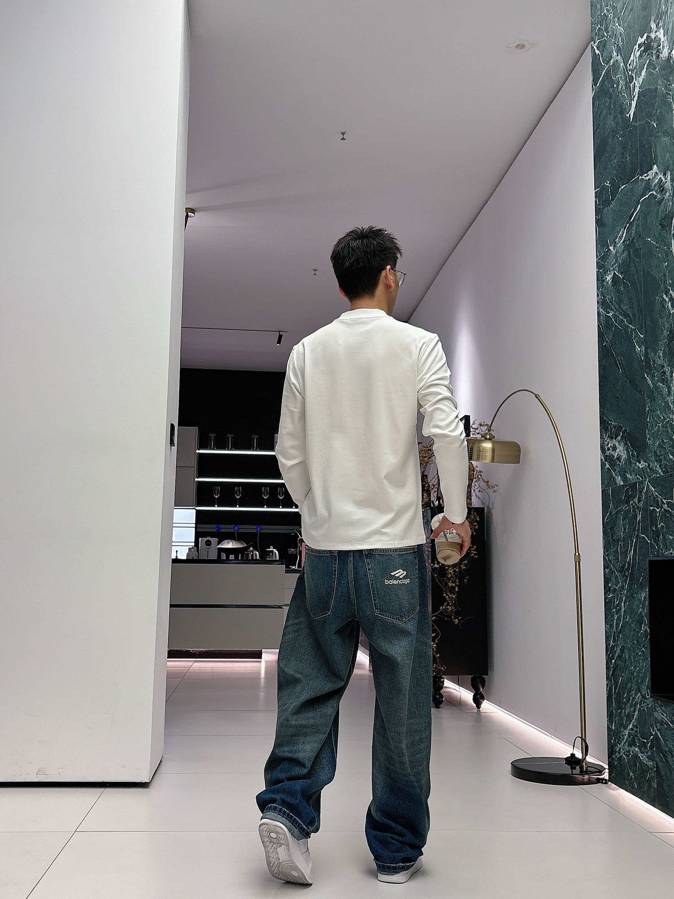 普拉达2025秋冬新款，定制面料，定制logo，舒适性与透气性兼优，柔软抗皱弹性和垂性极佳，无论是单穿或