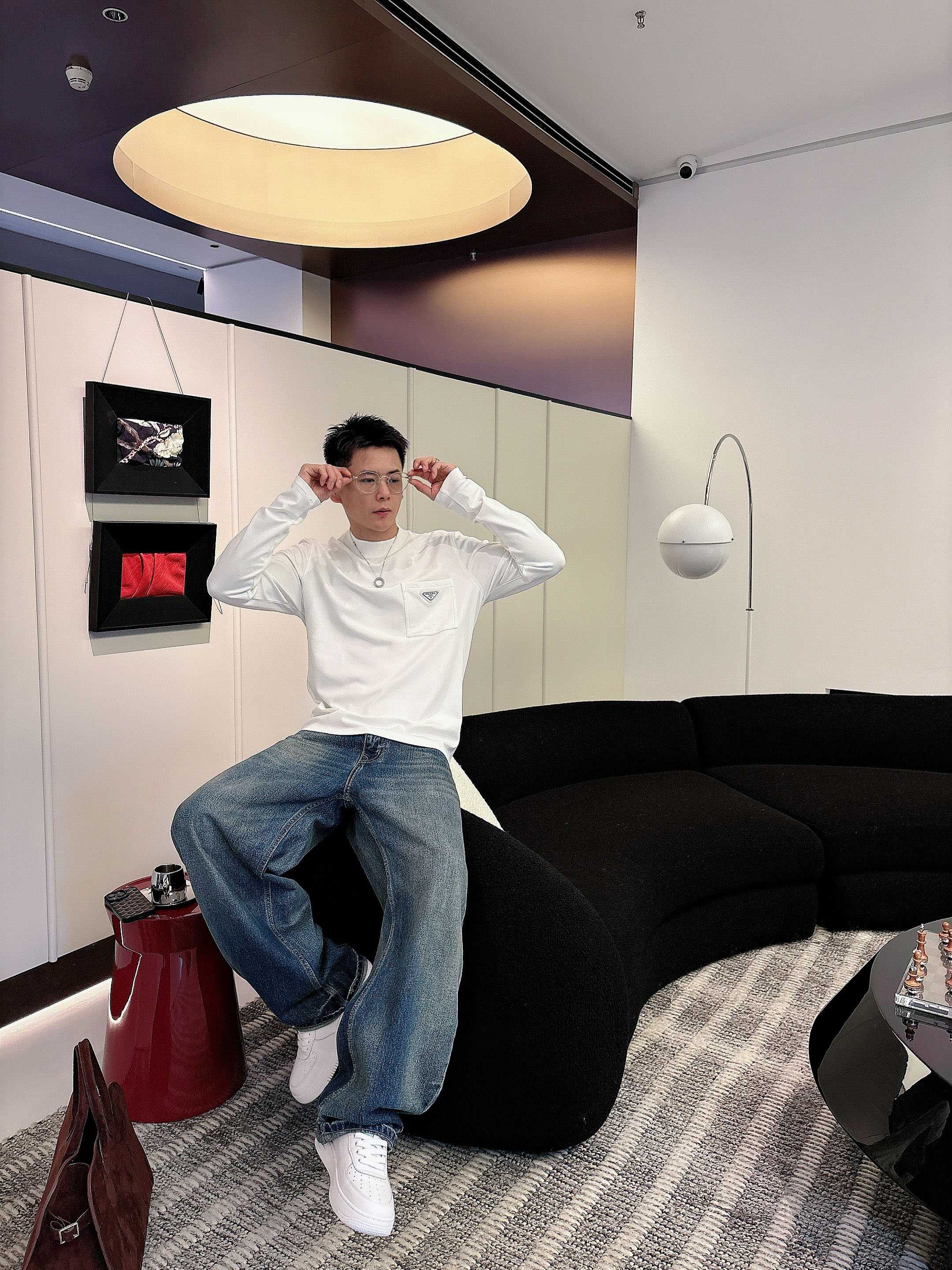 普拉达2025秋冬新款，定制面料，定制logo，舒适性与透气性兼优，柔软抗皱弹性和垂性极佳，无论是单穿或