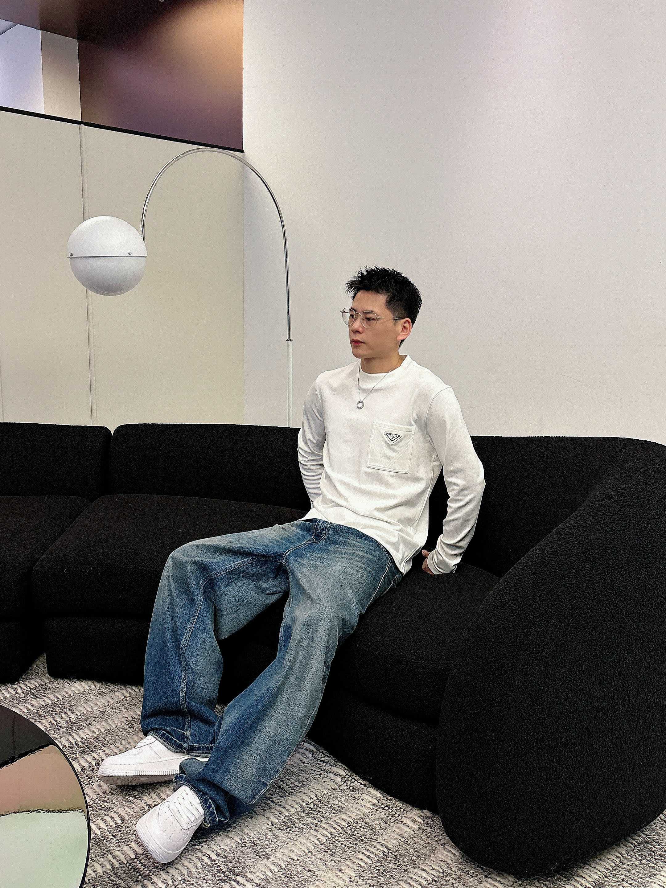 普拉达2025秋冬新款，定制面料，定制logo，舒适性与透气性兼优，柔软抗皱弹性和垂性极佳，无论是单穿或