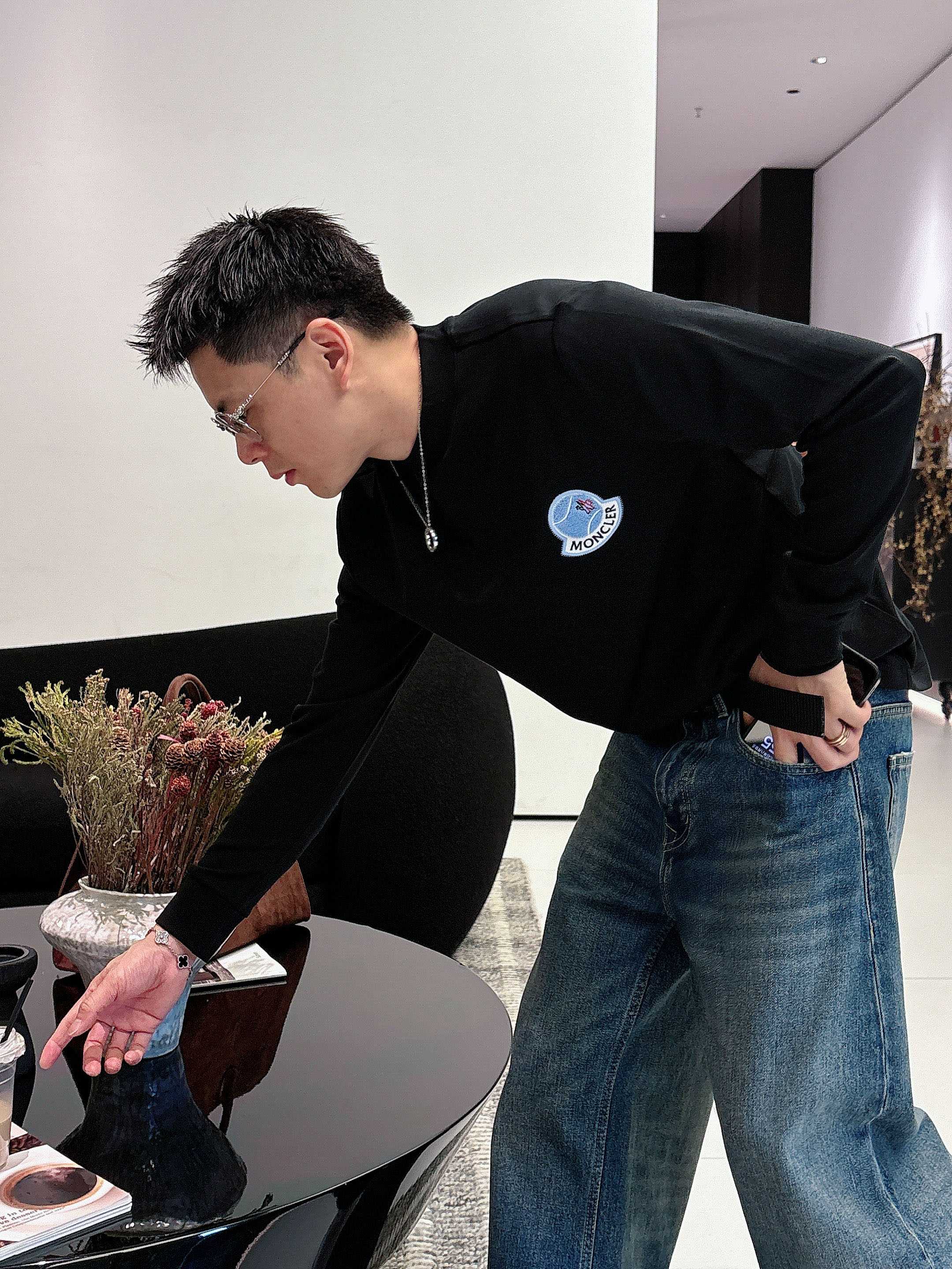 蒙口2025秋冬新款，定制面料，定制logo，舒适性与透气性兼优，柔软抗皱弹性和垂性极佳，无论是单穿或是