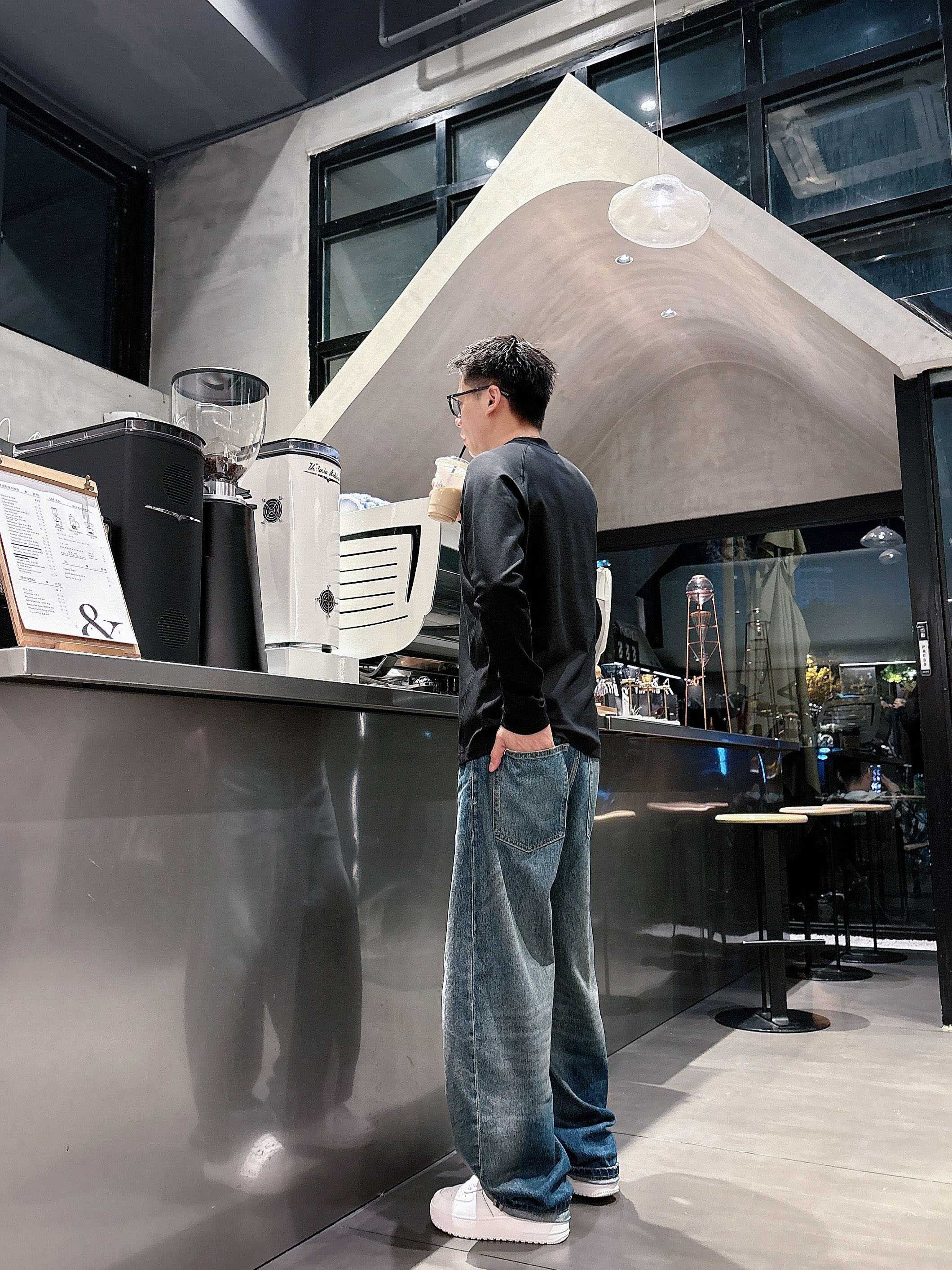 巴宝莉2025秋冬新款，定制面料，独特工艺logo，舒适性与透气性兼优，柔软抗皱弹性和垂性极佳，无论是单