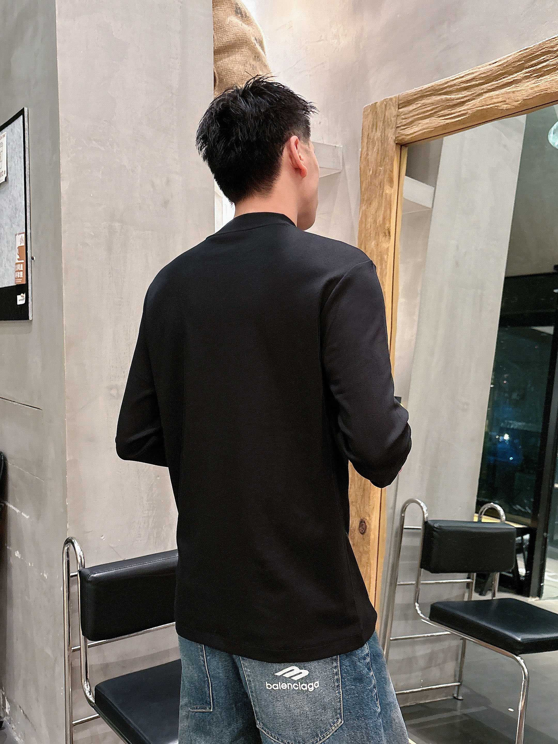 BB2025秋冬新款，定制面料，独特工艺logo，舒适性与透气性兼优，柔软抗皱弹性和垂性极佳，无论是单穿