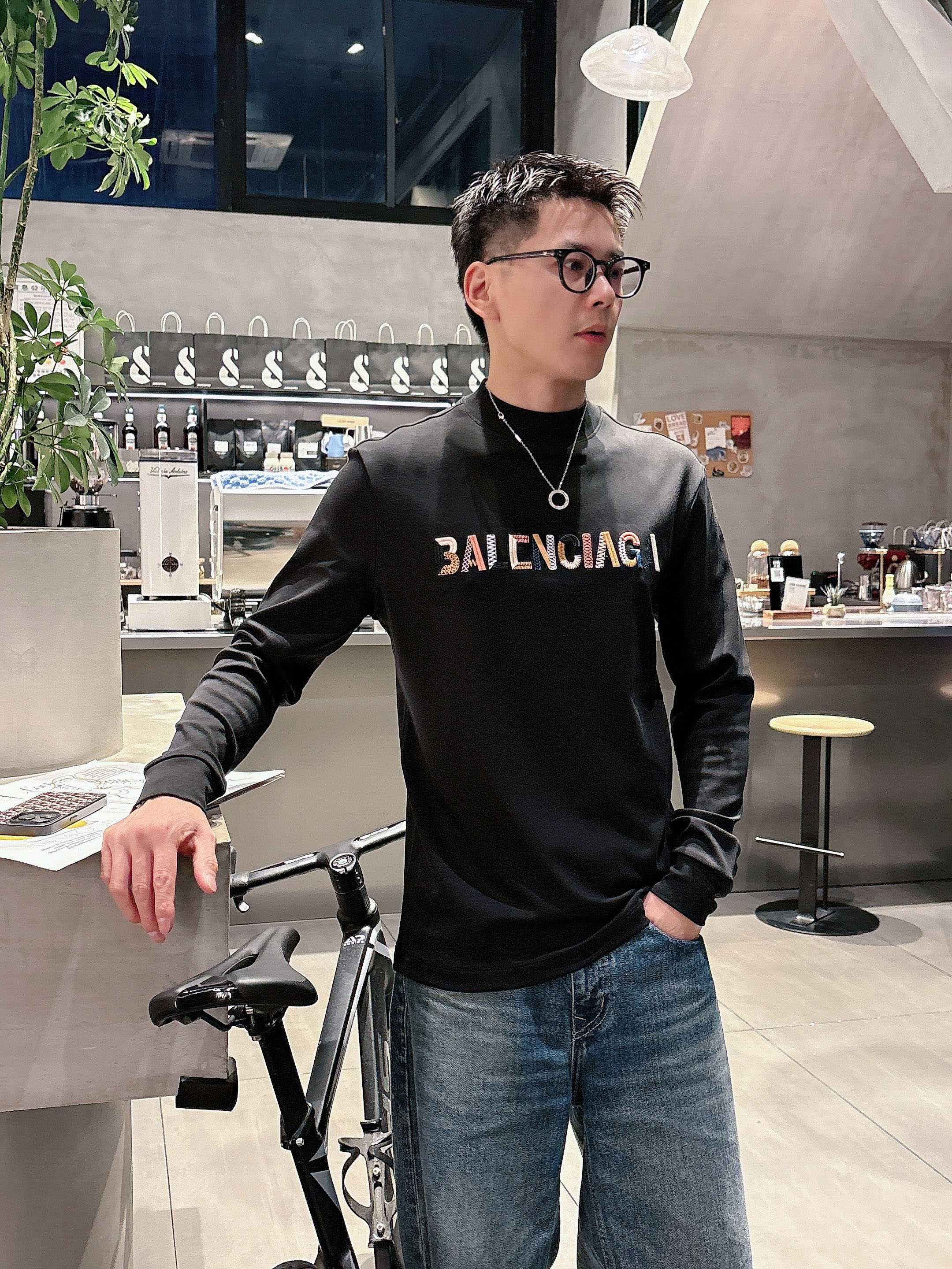 BB2025秋冬新款，定制面料，独特工艺logo，舒适性与透气性兼优，柔软抗皱弹性和垂性极佳，无论是单穿