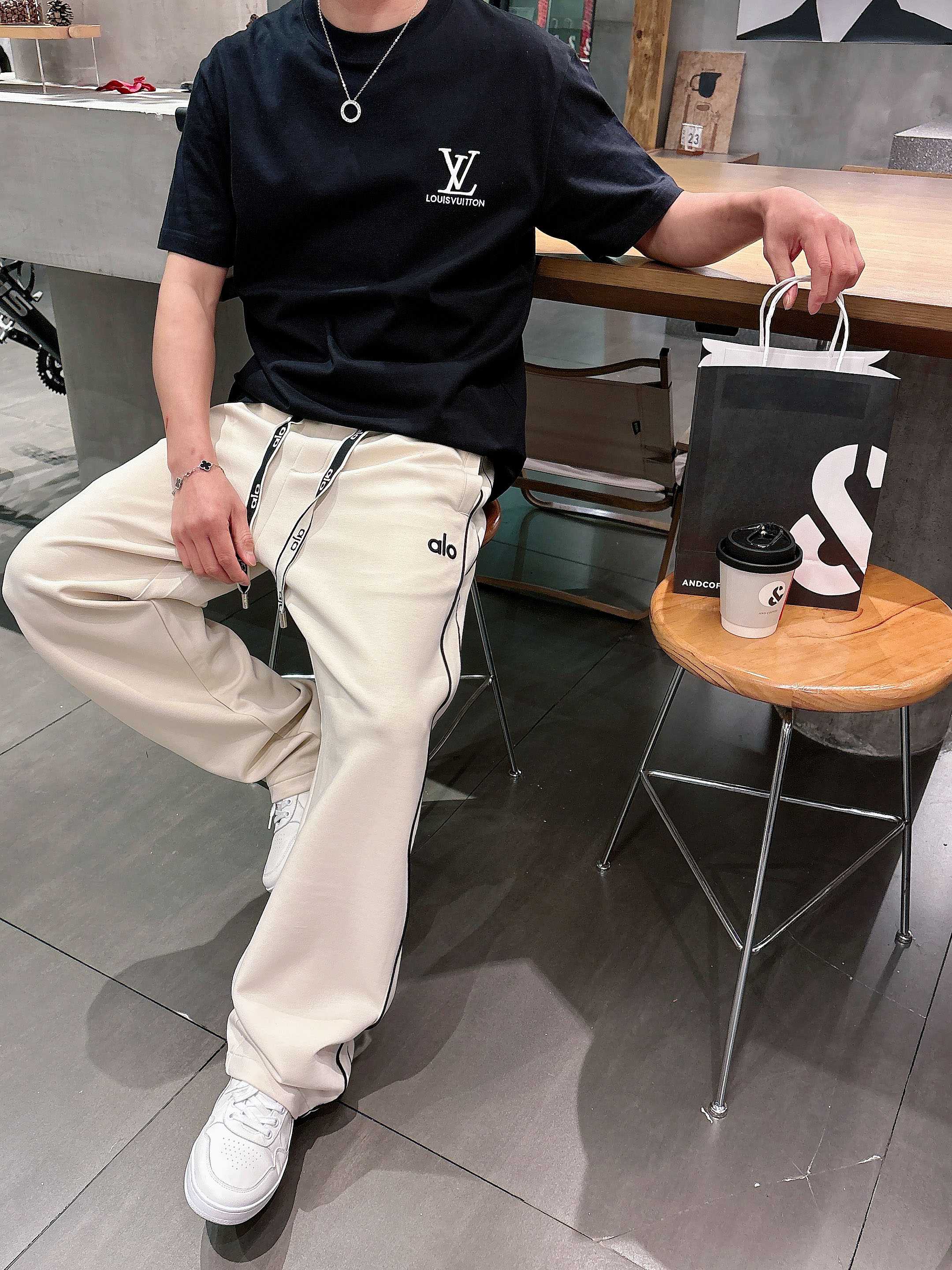 Palo 2026春夏新款铜氨丝莫代尔空气层休闲卫裤，裤身上刺绣标志性品牌标识，客供定制品牌刻印五金配件