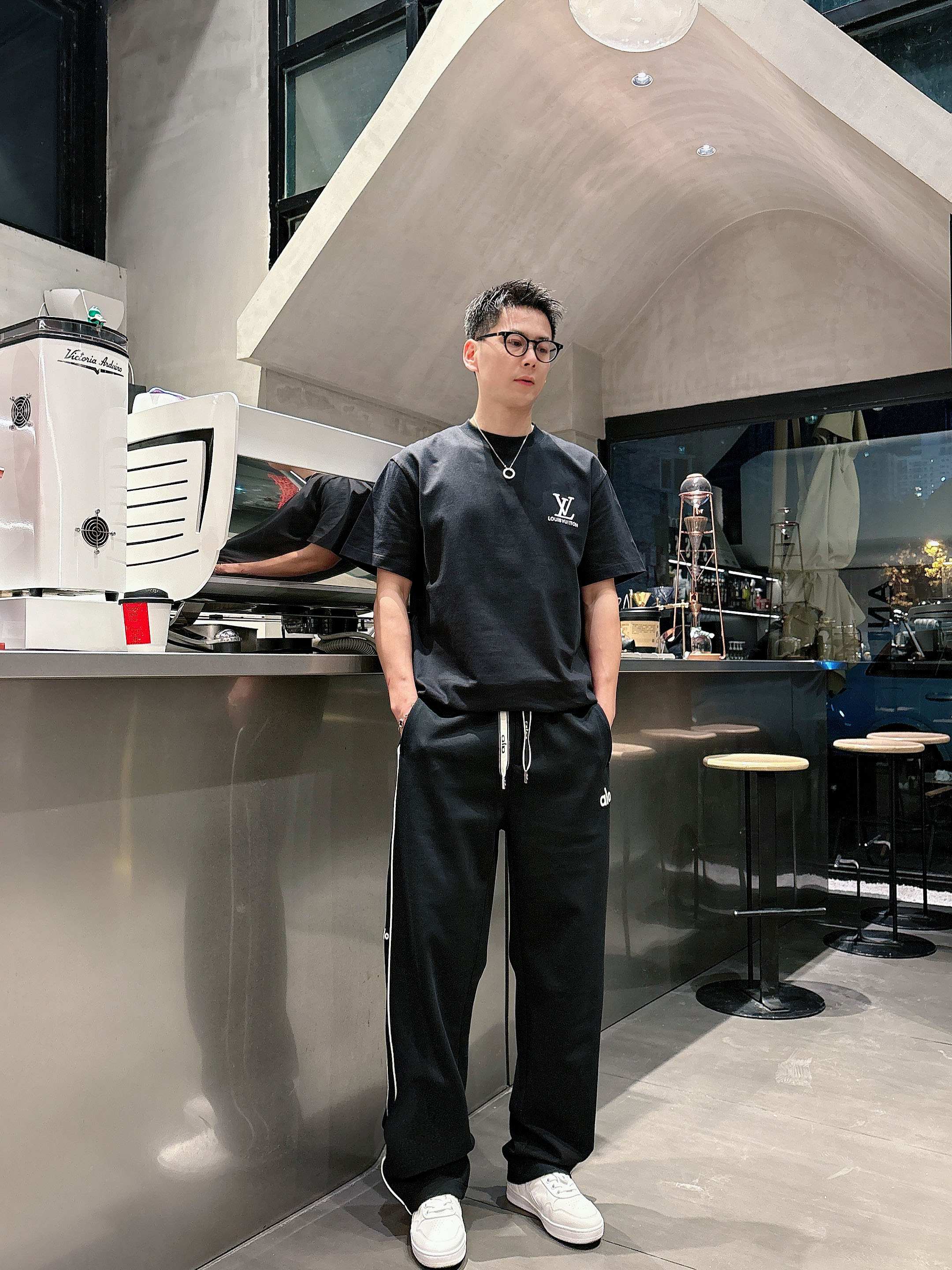 Palo 2026春夏新款铜氨丝莫代尔空气层休闲卫裤，裤身上刺绣标志性品牌标识，客供定制品牌刻印五金配件