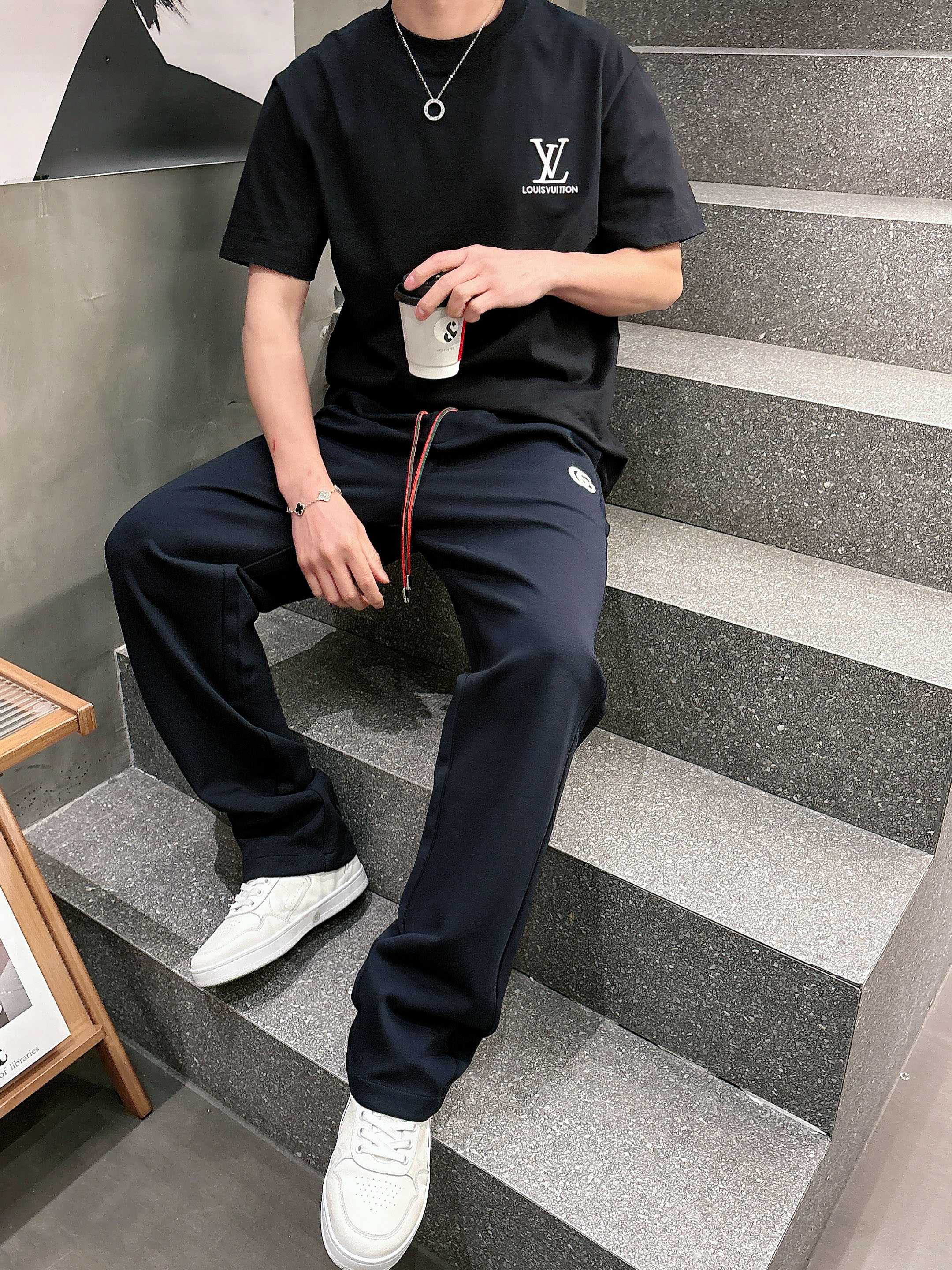 PGucc 2026春夏新款铜氨丝莫代尔空气层休闲卫裤，裤身上刺绣标志性品牌标识，客供定制品牌刻印五金配