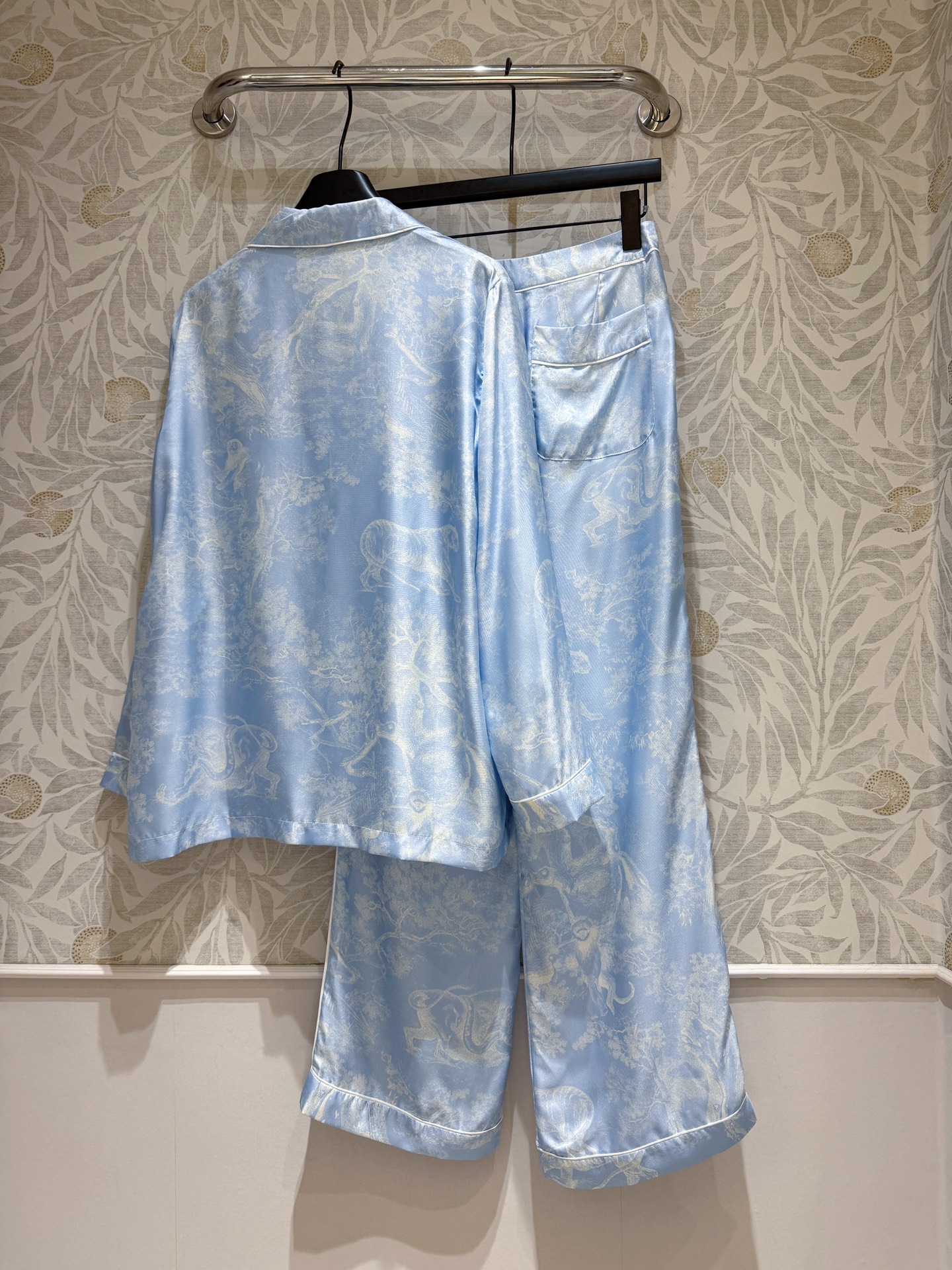 “High-quality Silk Female Suit with Forest Animal Logo, Cash Packaging – P2622” - 图片 9