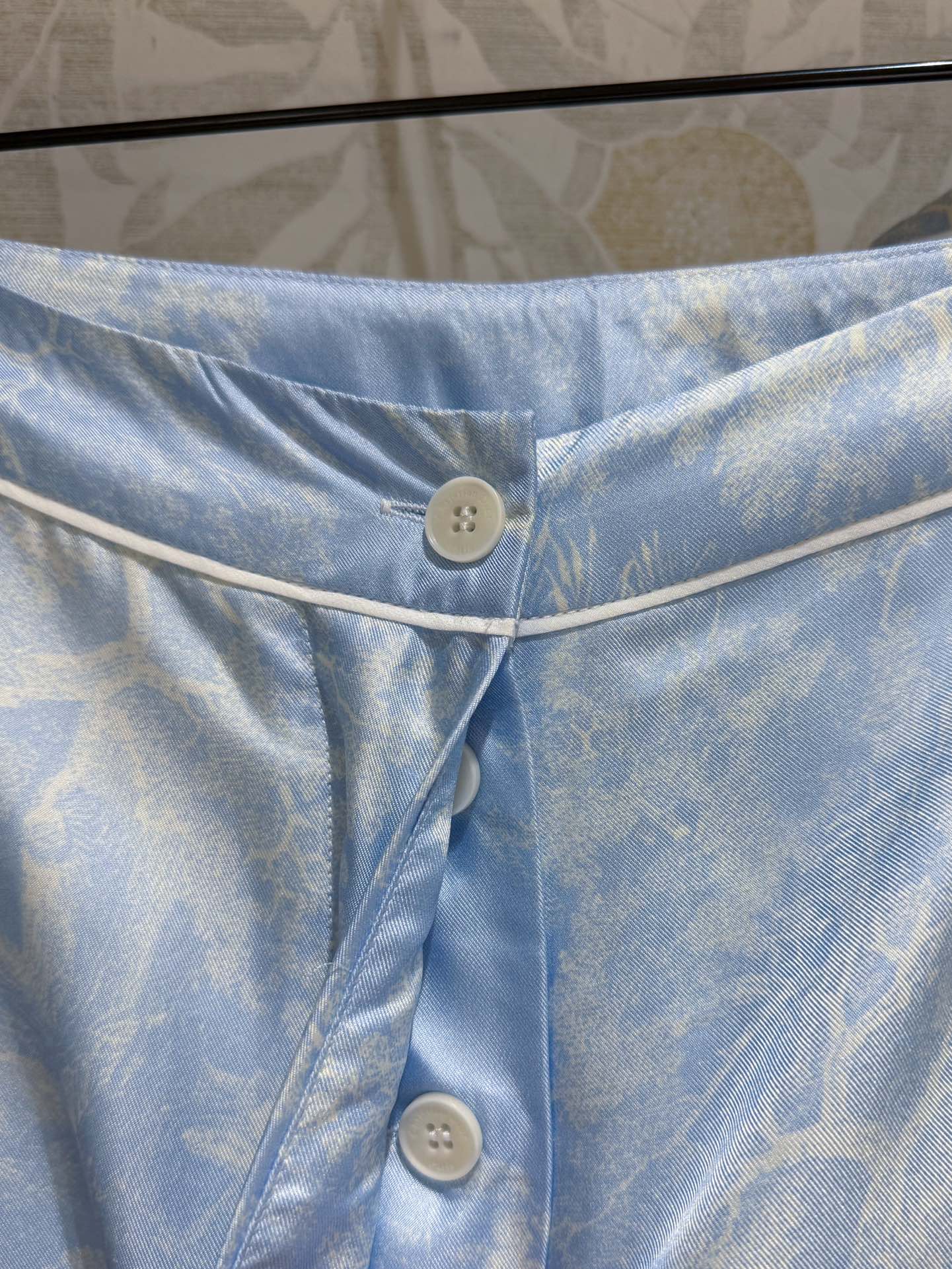 “High-quality Silk Female Suit with Forest Animal Logo, Cash Packaging – P2622” - 图片 6
