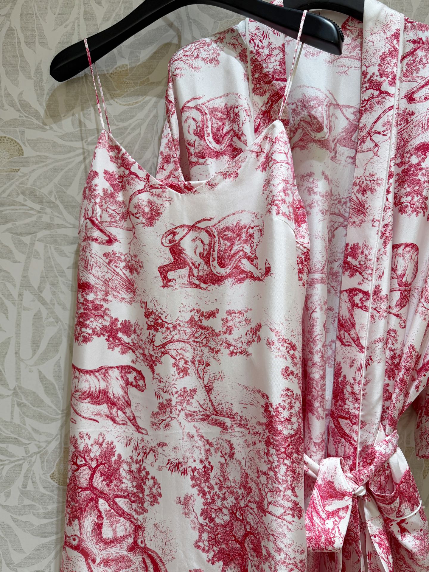 Spot Single-Size Female Suit: Heavy Silk Ribbon Skirts with Advanced Artistic Atmosphere - 图片 5