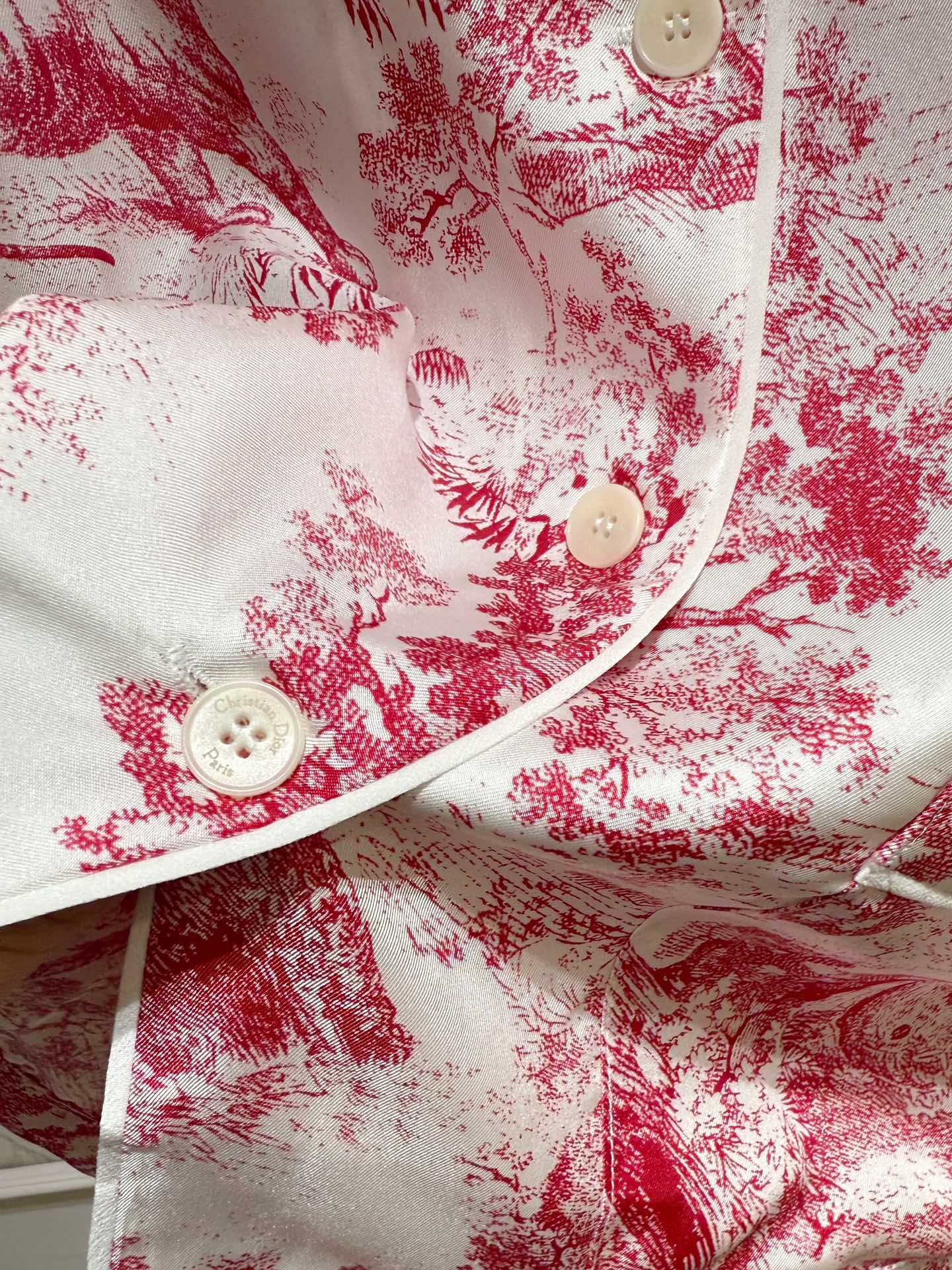 Zuey Family Line: High-Quality Silk Pyjamas with Classic Forest Animal Symbols - 图片 4