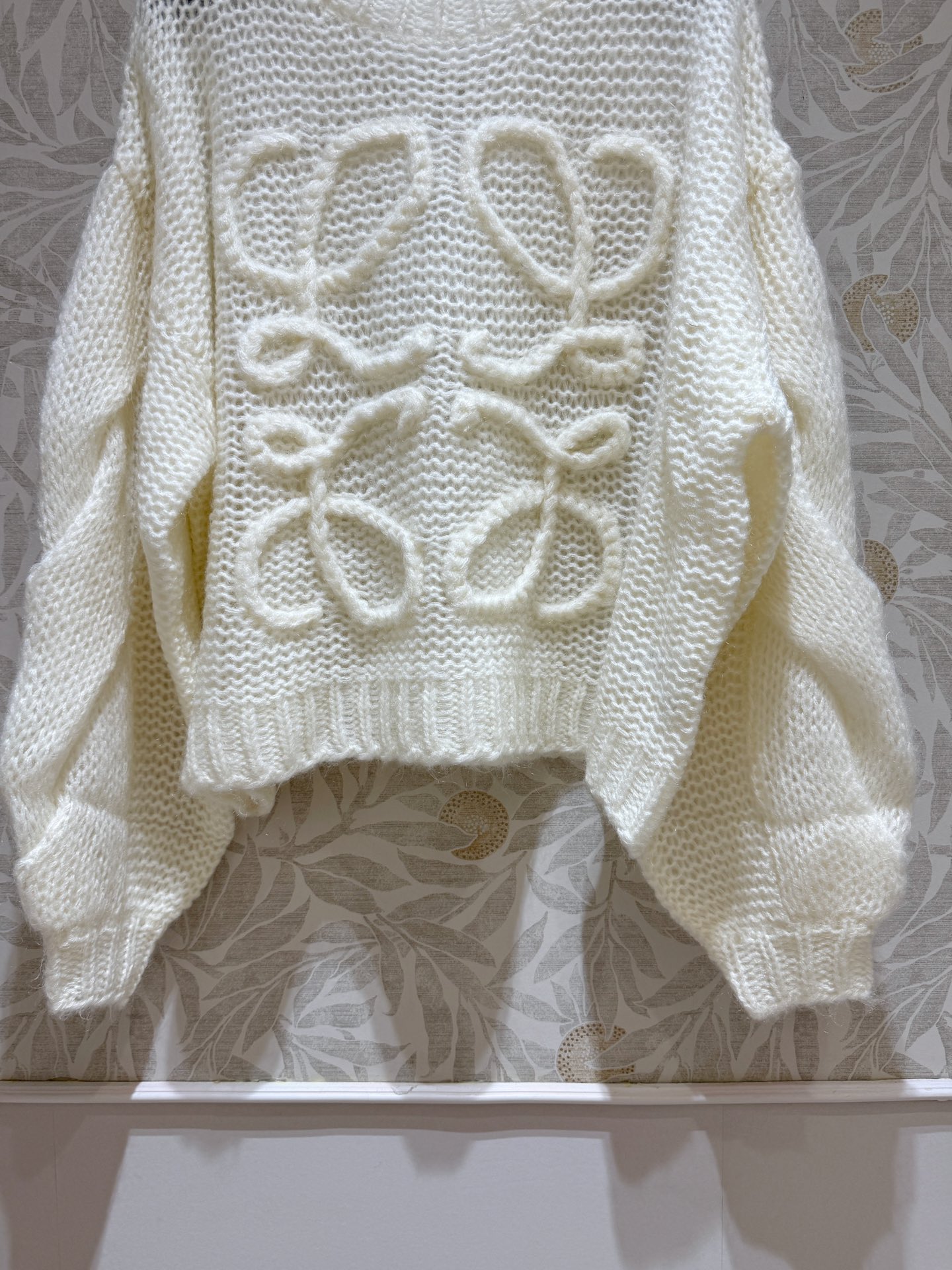 现货‼️‼️🛒款号/奶油白马海毛毛衣✨定染⚠️奶油白，好温暖啊，轻质地马海毛混纺针织衫，宽松廓版型 慵懒