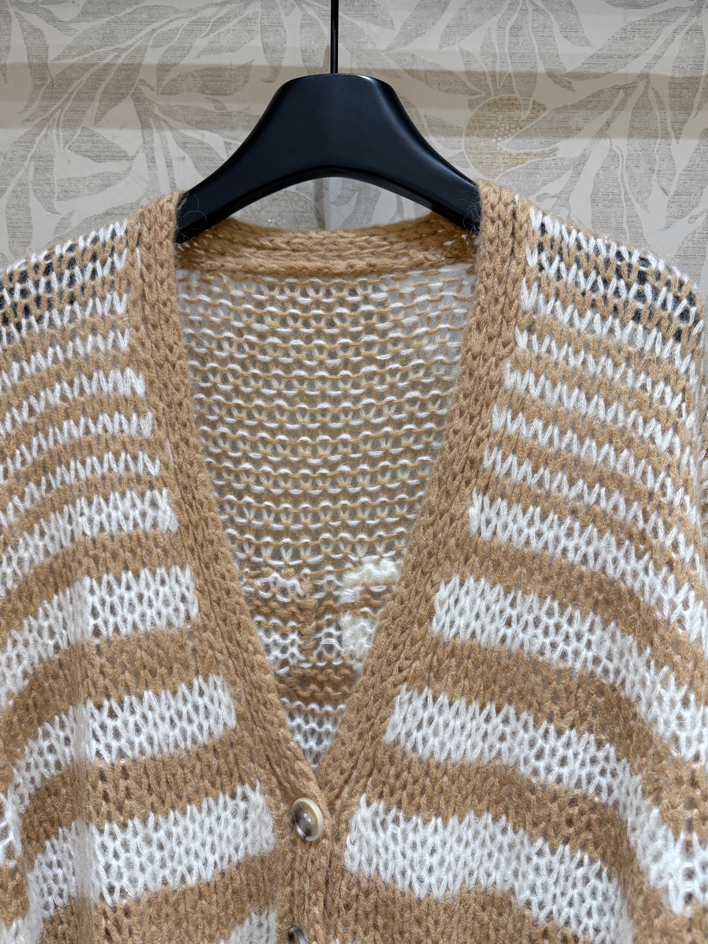 现货‼️‼️/条纹马海毛开衫✨定染⚠️浅杏色系，轻质地马海毛混纺针织衫，宽松廓版型 慵懒随性，真正的马海