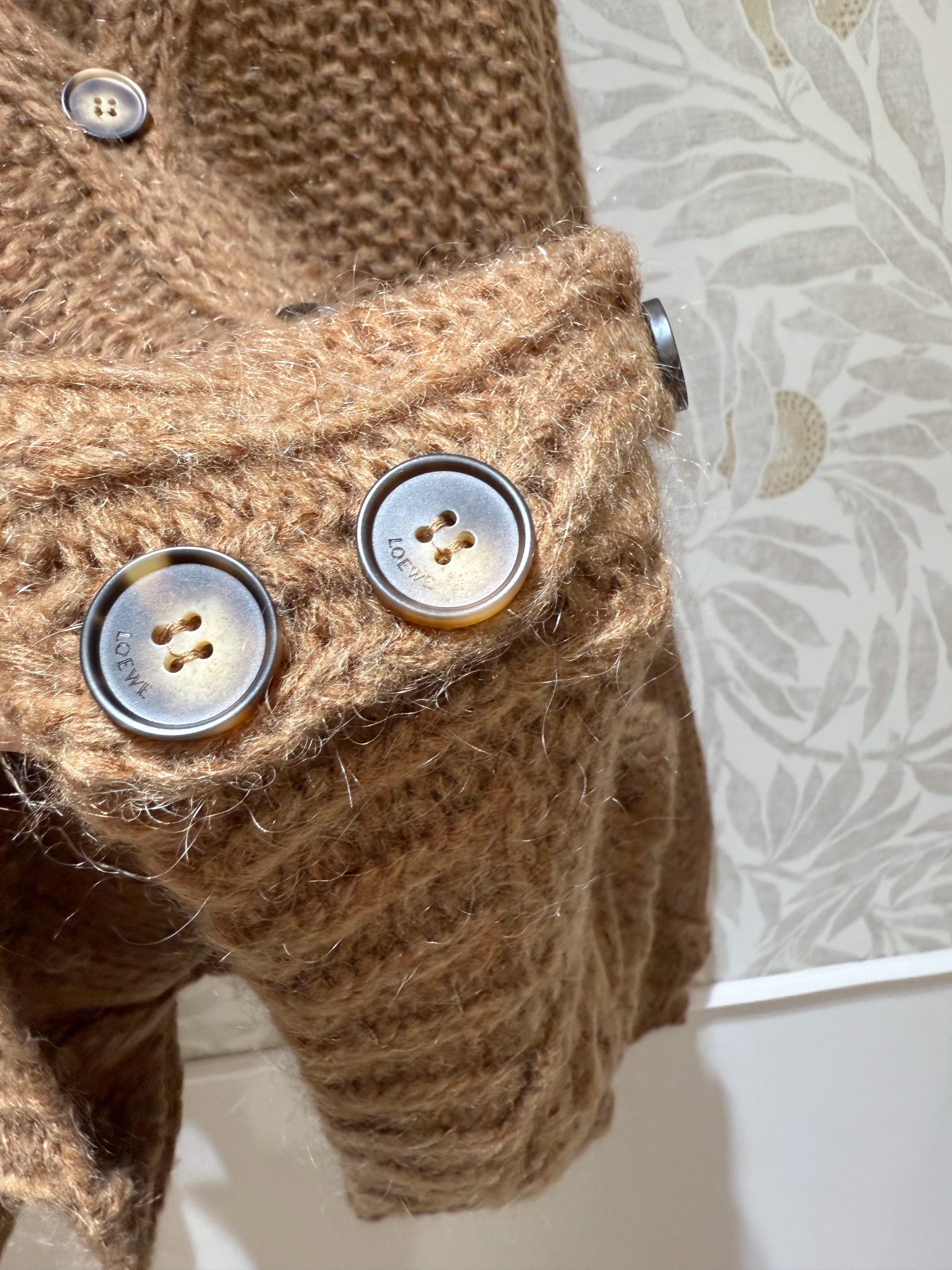 现货‼️‼️🛒款号11190/咖色马海毛开衫✨定染⚠️咖色系，轻质地马海毛混纺针织衫，宽松廓版型 慵懒随