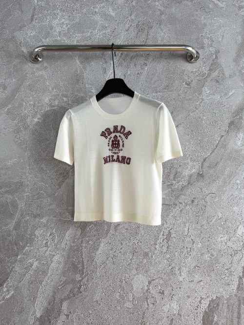PRADA Milano Fine Knit Top - Soft, Comfortable, and Stylish T-Shirt 1 PRADA Milano Fine Knit Top - Soft, Comfortable, and Stylish T-Shirt