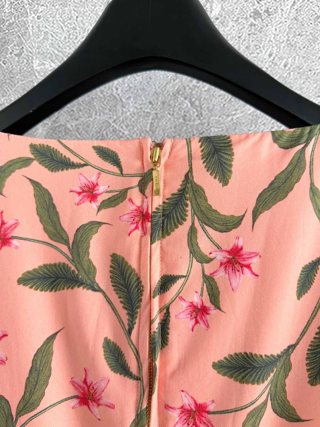 现货‼️‼️🛒款号1/泡泡袖钉珠连衣裙✨Agua by Agua Bendita，棉布花卉印花，法式宫廷