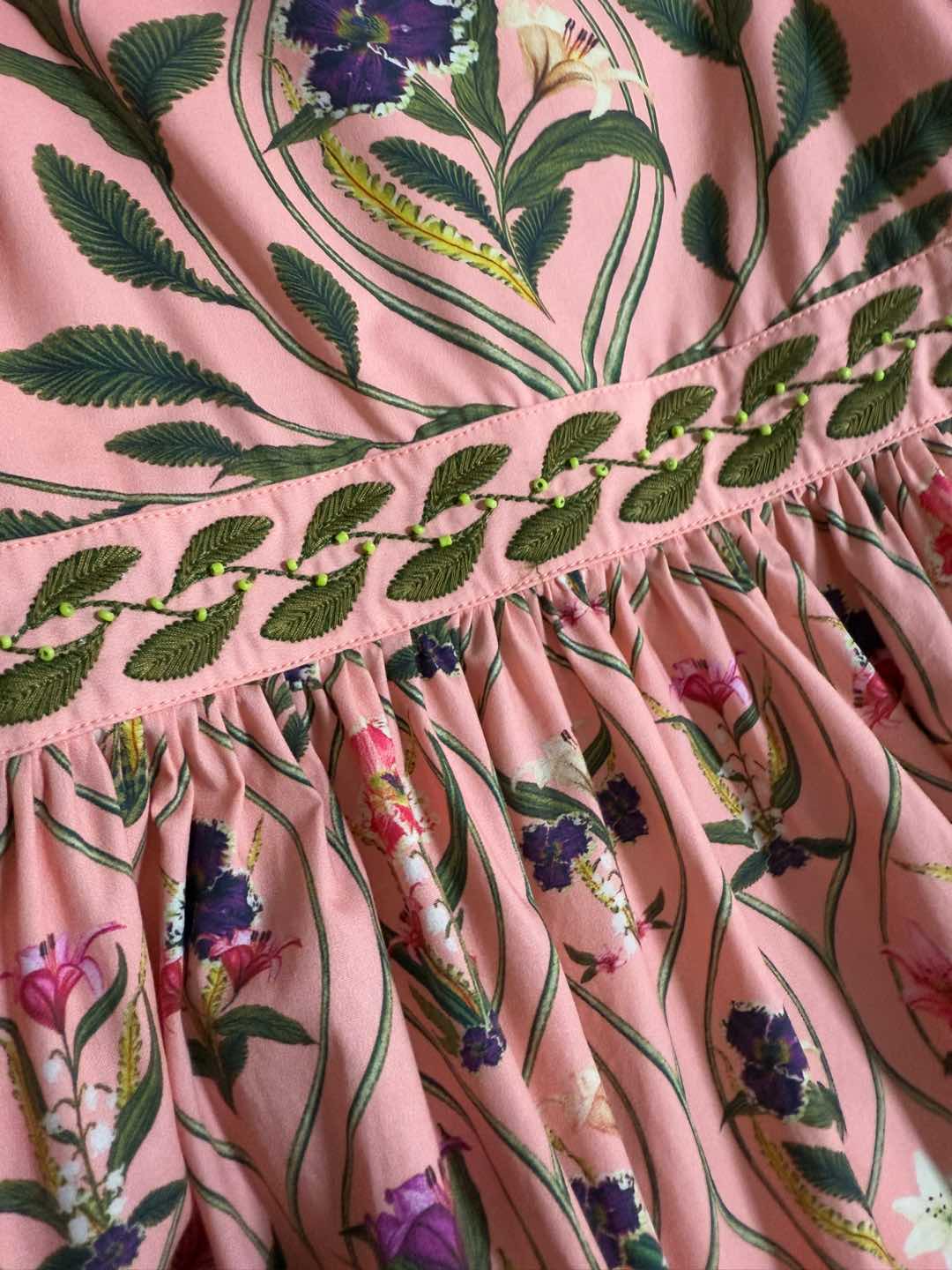 现货‼️‼️🛒款号1/泡泡袖钉珠连衣裙✨Agua by Agua Bendita，棉布花卉印花，法式宫廷