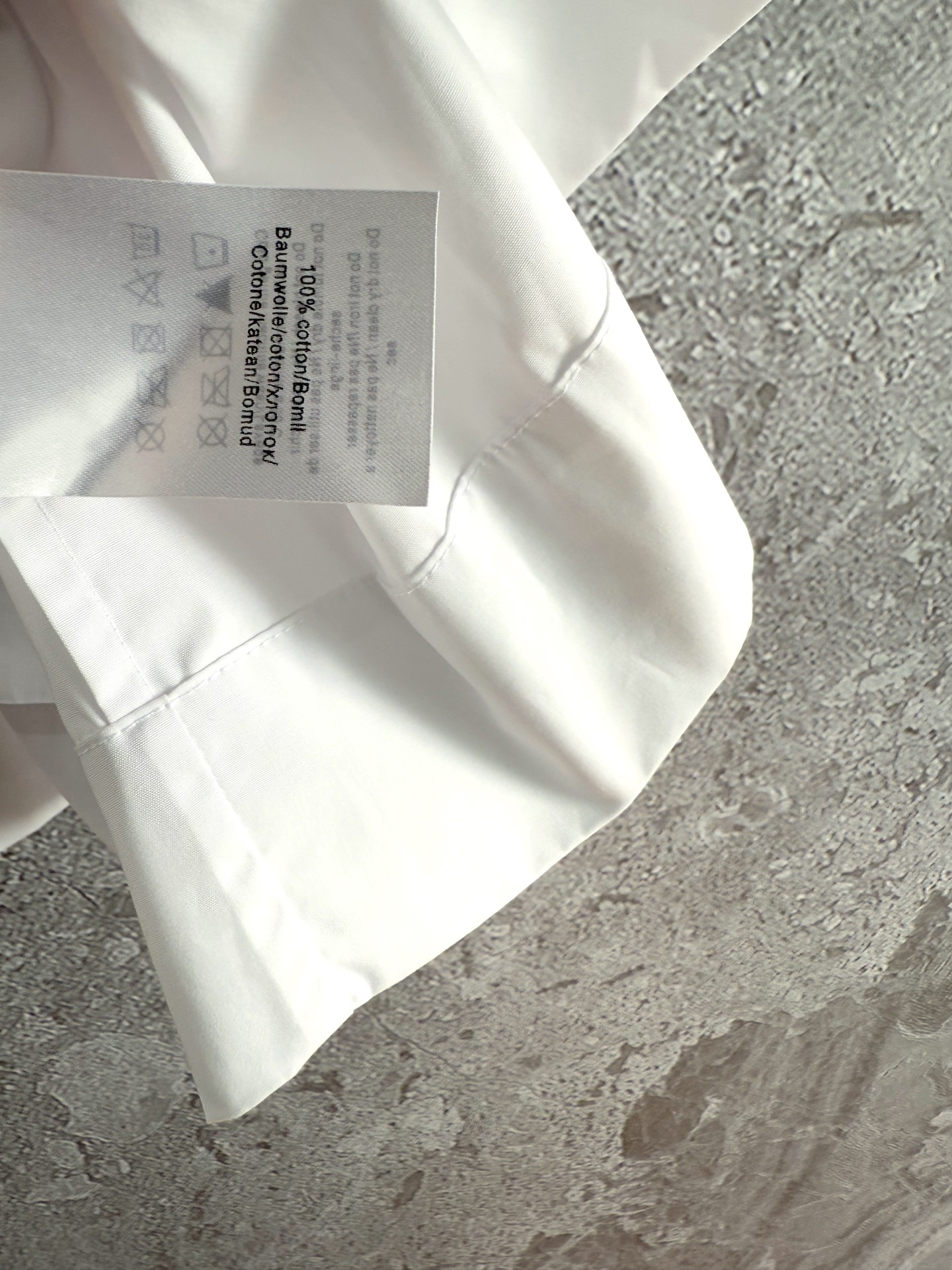 现货‼️‼️/泡泡袖系带衬衫✨府绸棉蝴蝶结🎀衬衫上衣，冷清小众 整体造型感很强，也可以当防晒开衫穿，是无