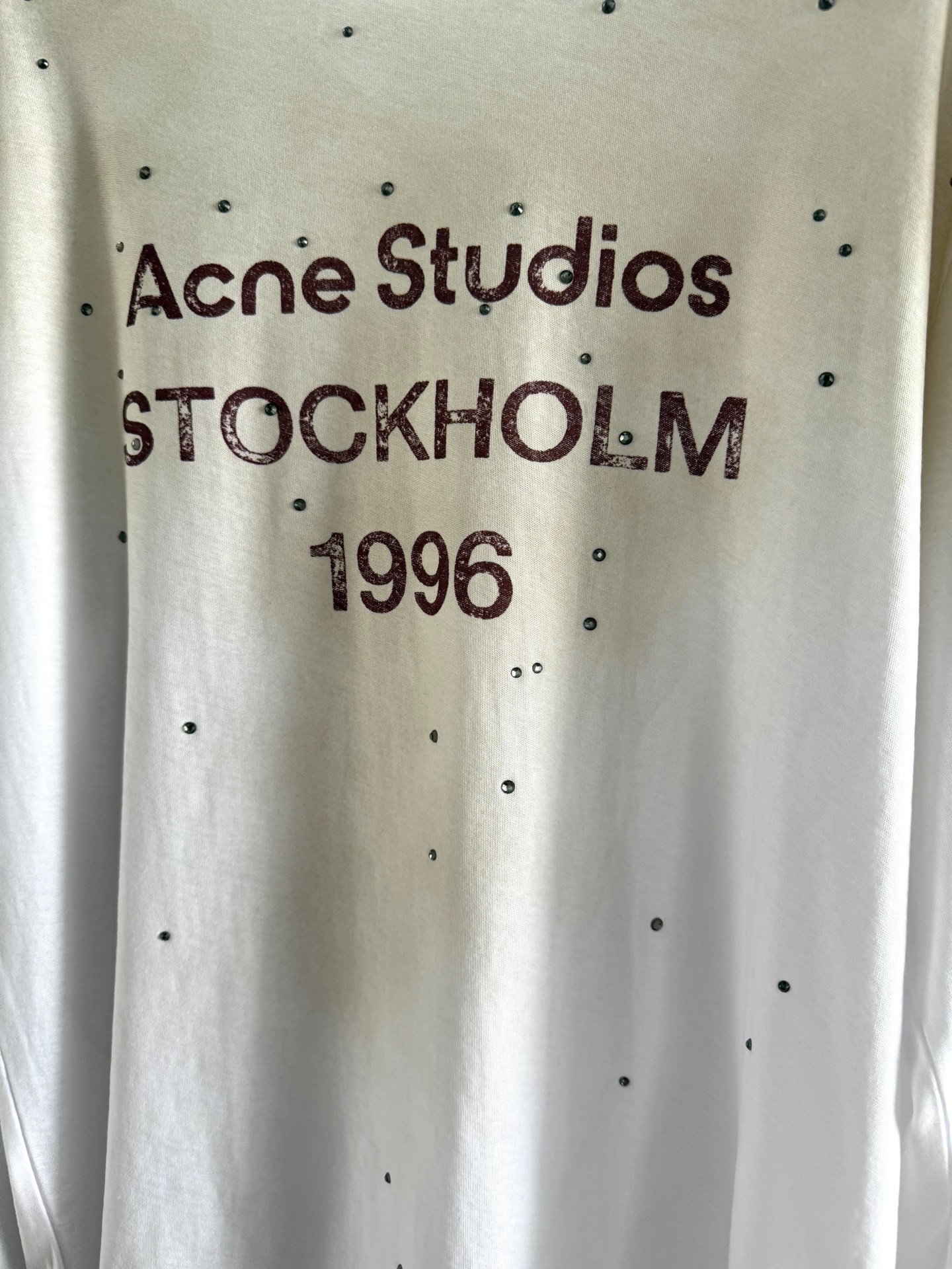 烫钻t恤✨手工做旧脏长袖上衣，手工喷色工艺+定位烫钻，还原了复古做旧效果，衣饰有Acne 1996 lo