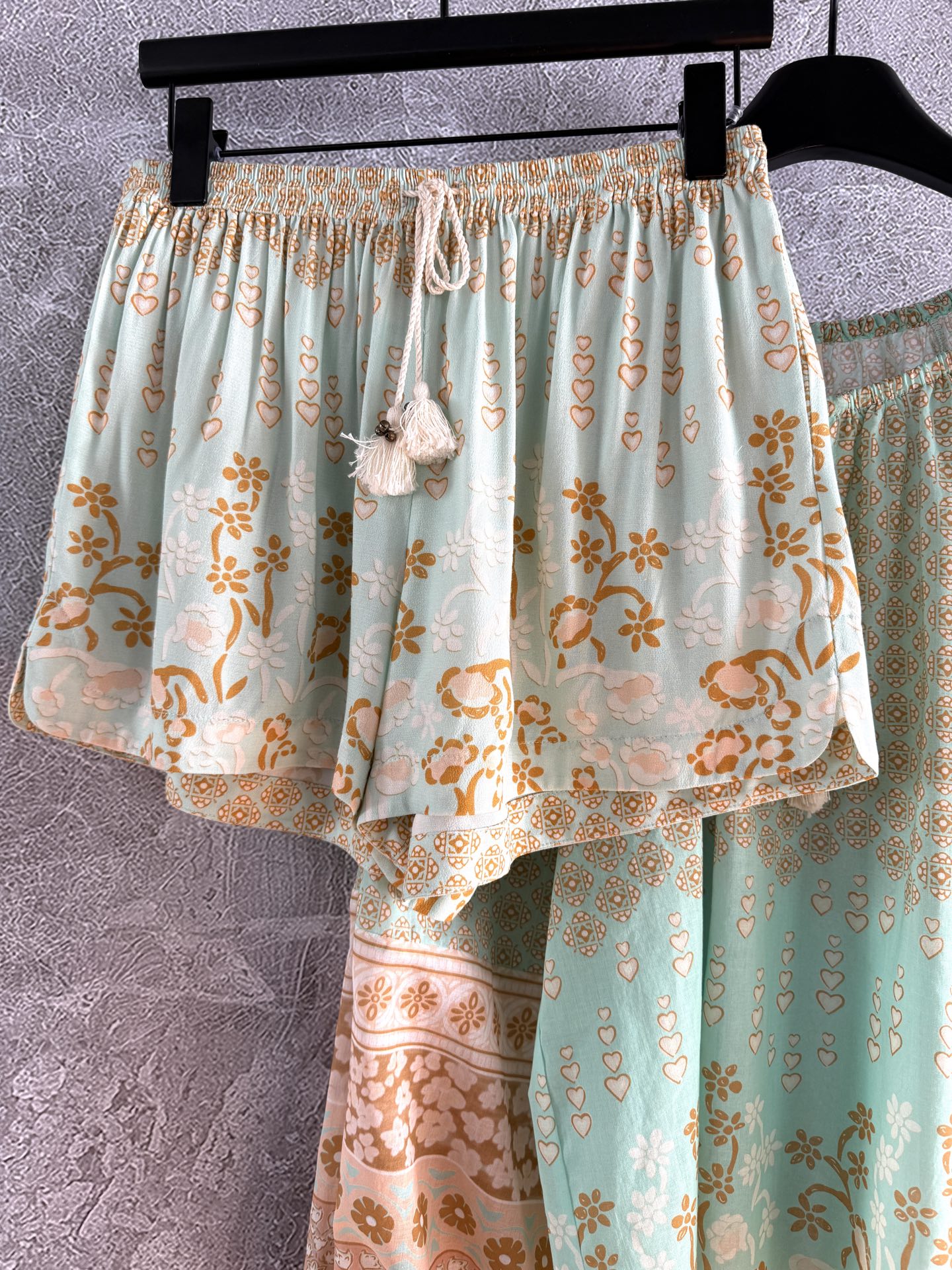 现货‼️‼️🛒款号20100/印花麦穗套装✨上衣材质棉，短裤粘胶纤维，不拆码、一套出售‼️全身定位裁片印