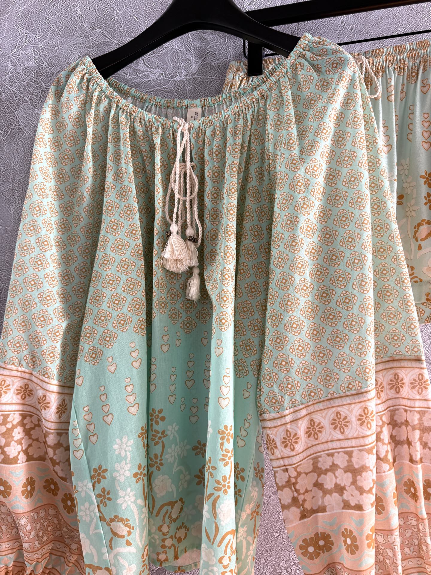 现货‼️‼️🛒款号20100/印花麦穗套装✨上衣材质棉，短裤粘胶纤维，不拆码、一套出售‼️全身定位裁片印