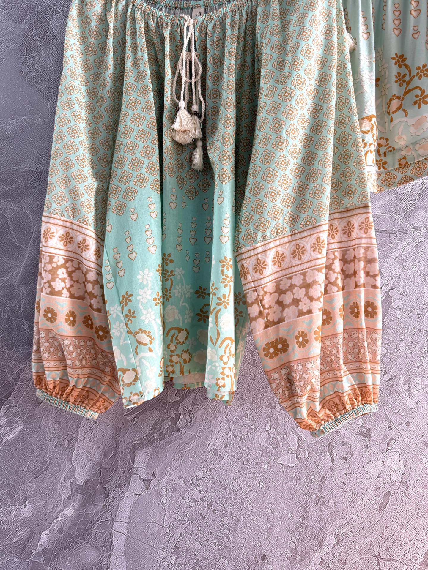 现货‼️‼️🛒款号20100/印花麦穗套装✨上衣材质棉，短裤粘胶纤维，不拆码、一套出售‼️全身定位裁片印