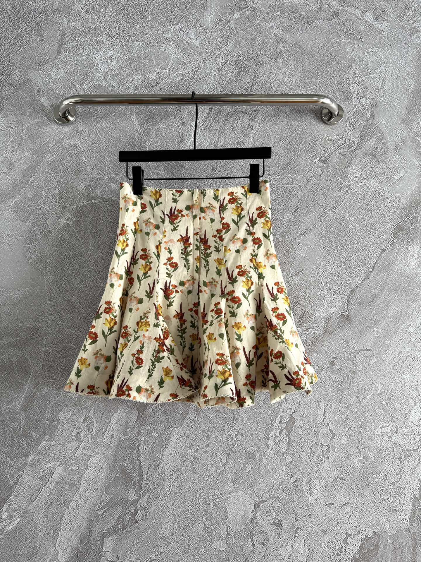 现货‼️‼️/鱼尾半裙✨Agua by Agua Bendita以花卉和色彩为设计灵感，延续亚麻天然材质