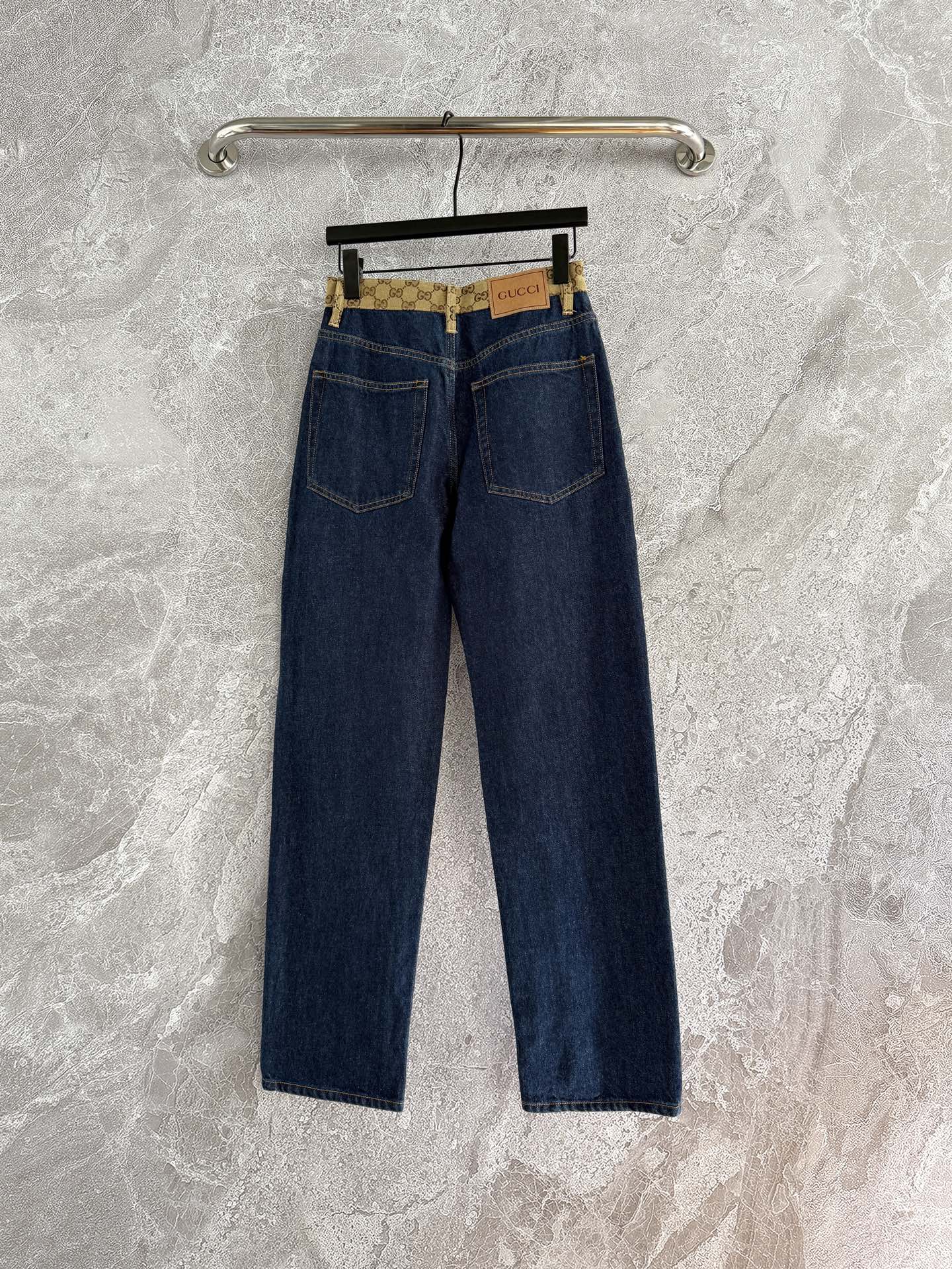 现货‼️‼️🛒款号1/老花腰牛仔裤✨色织老花帆布边饰男友式牛仔裤，四季厚度的那种，全棉牛仔轻微弹力，上身