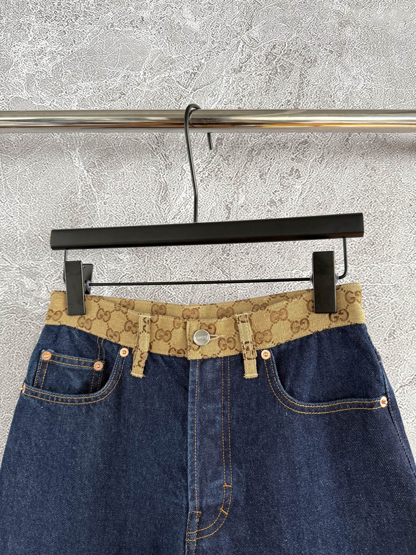 现货‼️‼️🛒款号1/老花腰牛仔裤✨色织老花帆布边饰男友式牛仔裤，四季厚度的那种，全棉牛仔轻微弹力，上身