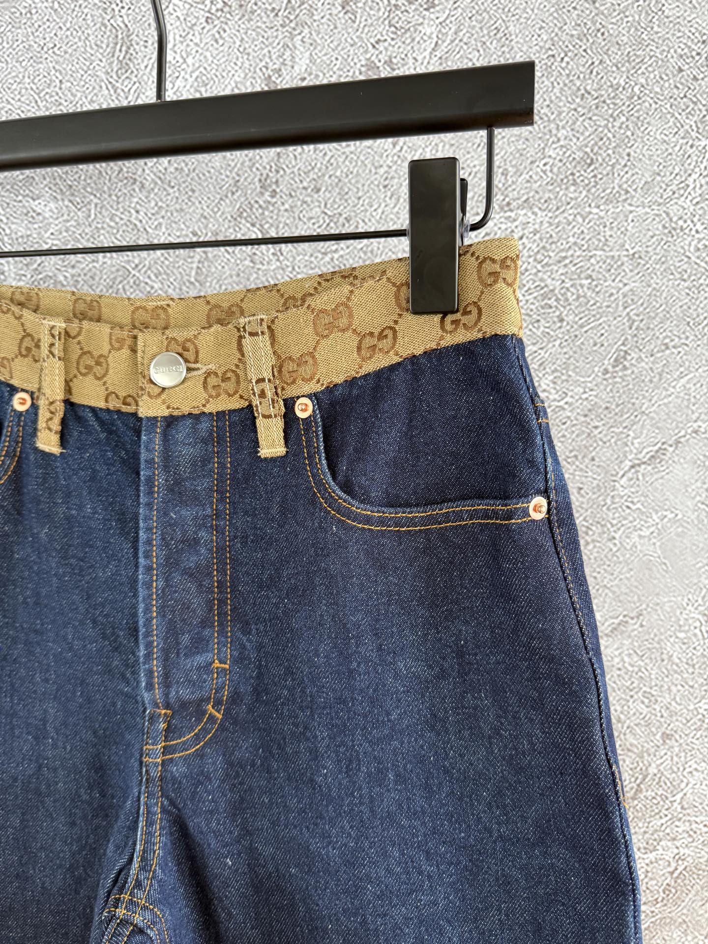 现货‼️‼️🛒款号1/老花腰牛仔裤✨色织老花帆布边饰男友式牛仔裤，四季厚度的那种，全棉牛仔轻微弹力，上身