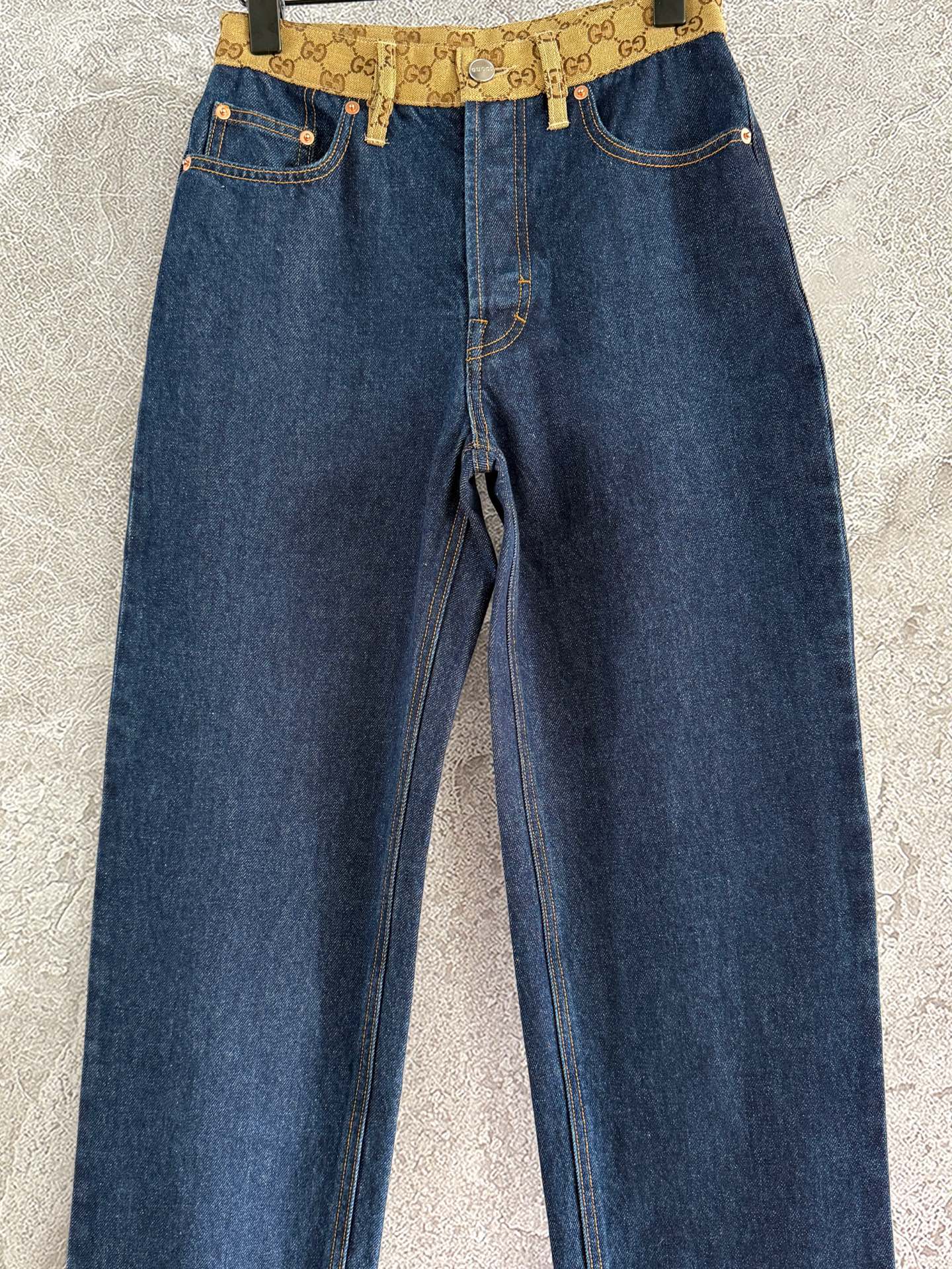 现货‼️‼️🛒款号1/老花腰牛仔裤✨色织老花帆布边饰男友式牛仔裤，四季厚度的那种，全棉牛仔轻微弹力，上身