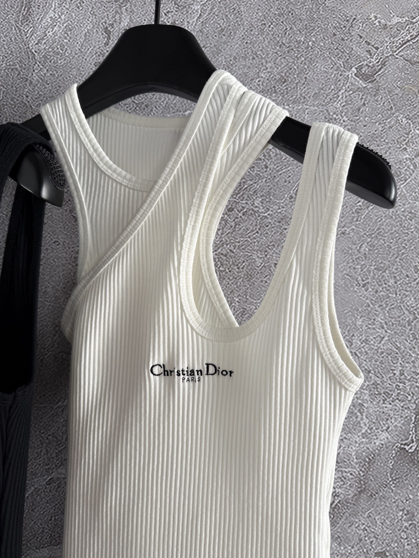 现货‼️‼️🛒款号2/交叉背心✨不对称设计，是自己可拆的，相当于两件背心，试试拆开多样穿法，螺纹针织棉质