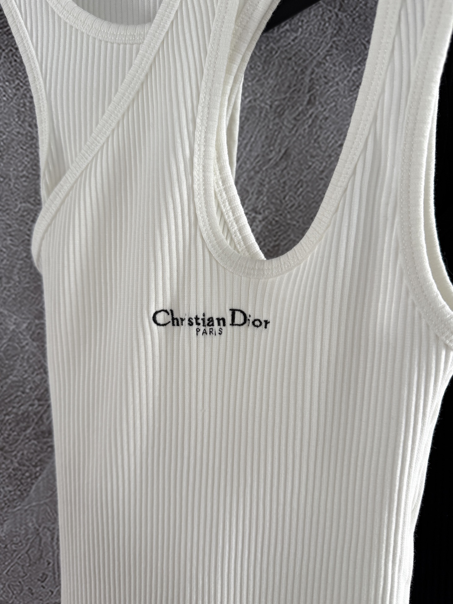 现货‼️‼️🛒款号2/交叉背心✨不对称设计，是自己可拆的，相当于两件背心，试试拆开多样穿法，螺纹针织棉质