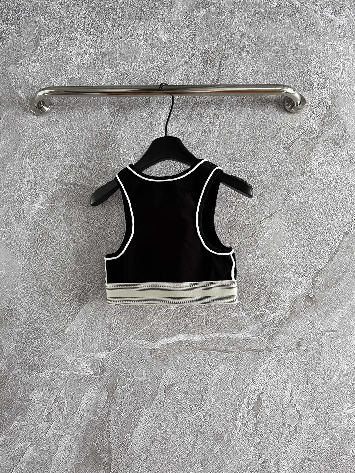 现货‼️‼️🛒款号301/运动背心✨采用轻质紧凑粘胶纤维针织面料制作，独家定做高弹提花松紧织带，质感真的