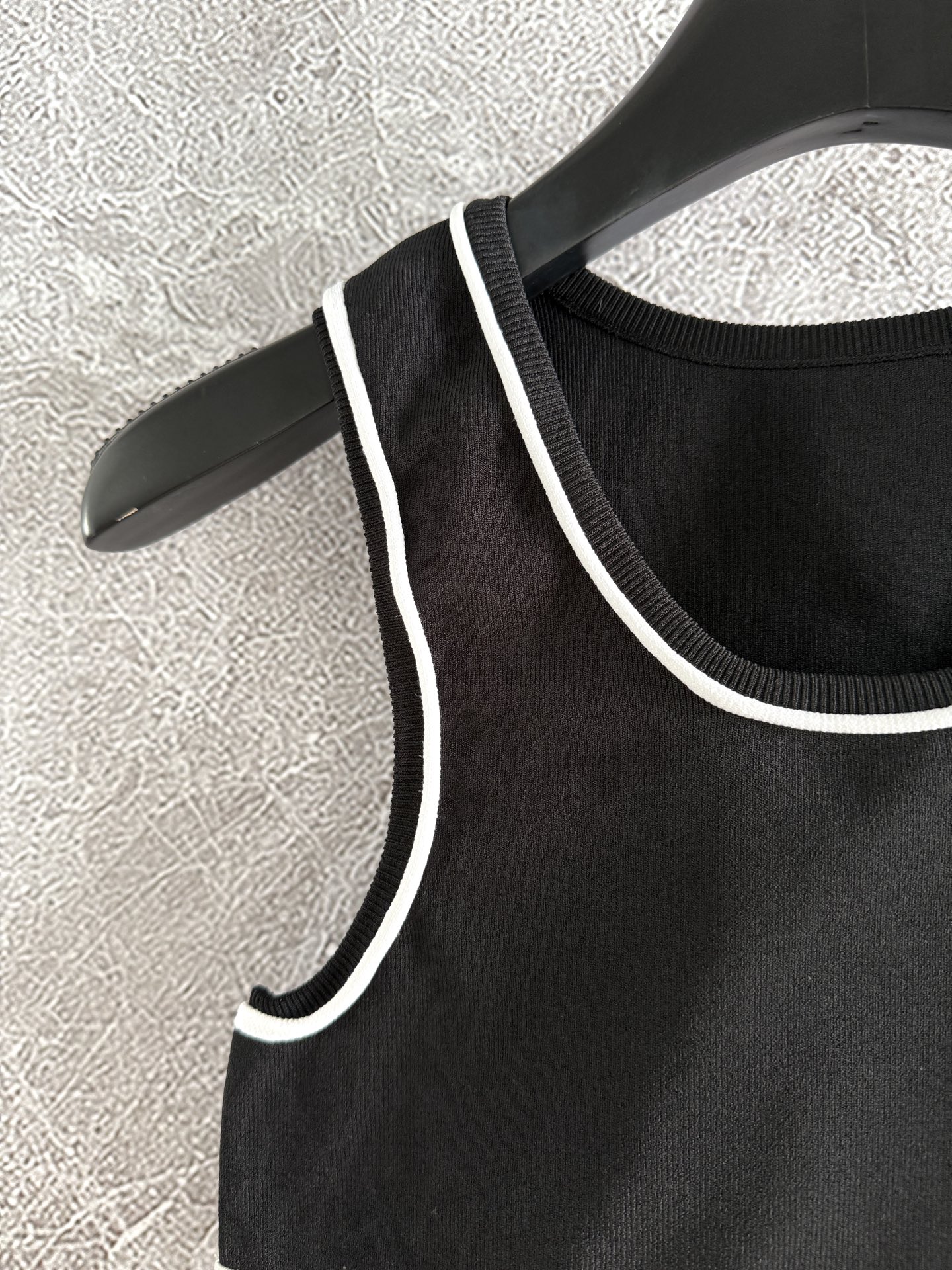 现货‼️‼️🛒款号301/运动背心✨采用轻质紧凑粘胶纤维针织面料制作，独家定做高弹提花松紧织带，质感真的