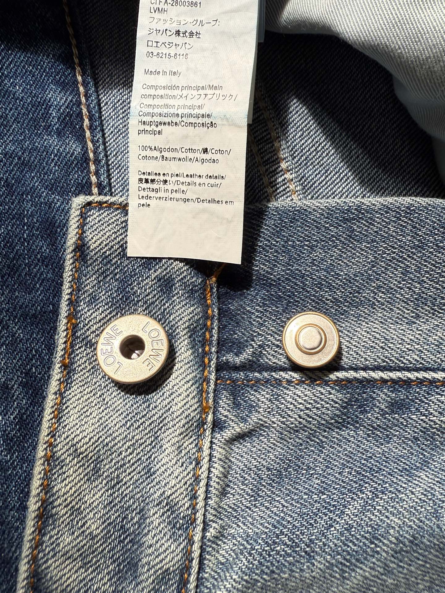 现货‼️‼️🛒款号3010/激光破洞牛仔裤✨运用激光的高能量密度进行雕刻，“烧”出立体花型，呈现精致的细