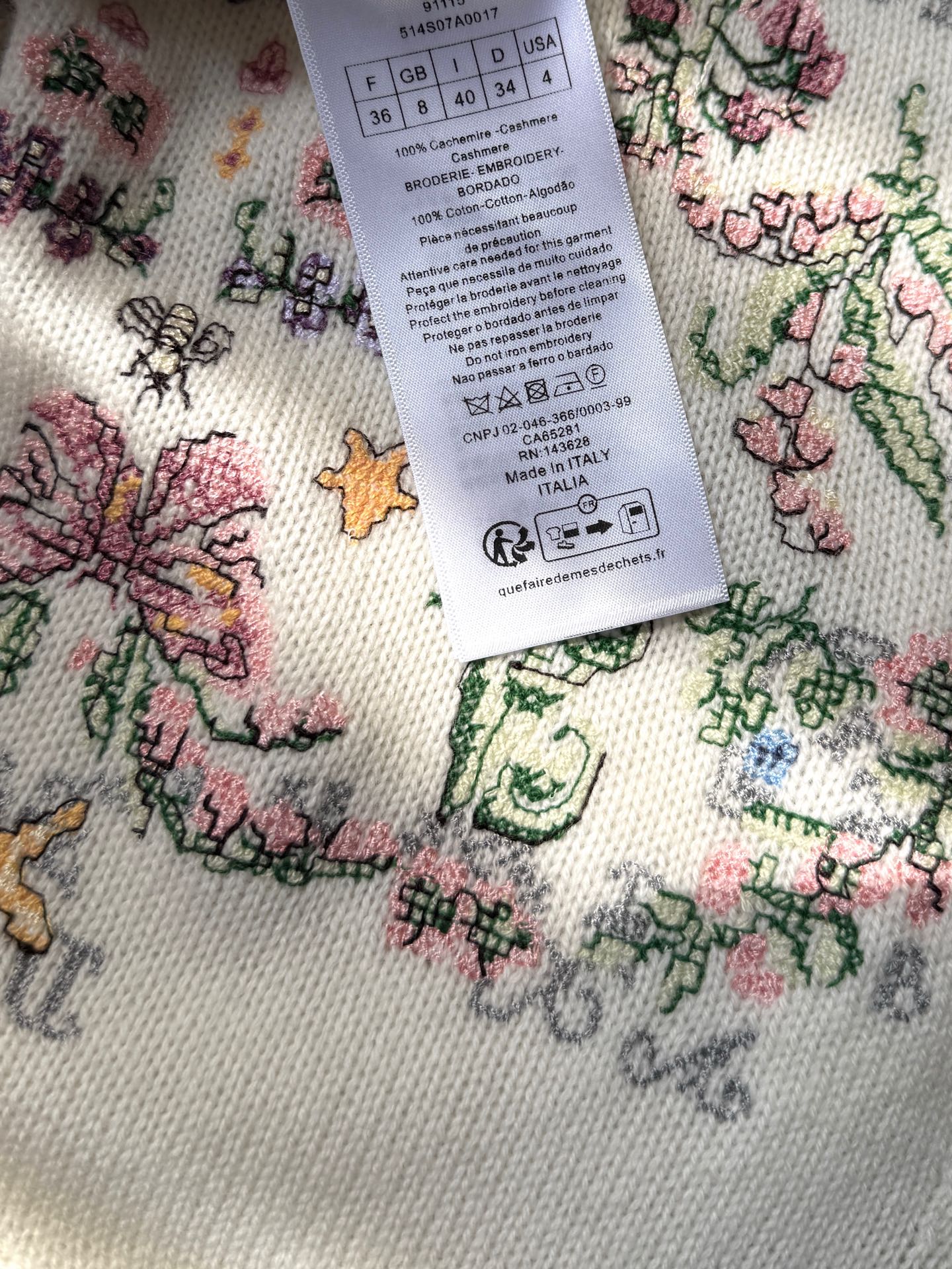 现货‼️‼️🛒款号308/莫奈花园短袖针织衫✨轻薄软糯的山羊绒材质，纱线上身立体轻盈，亲肤体感太赞了，为