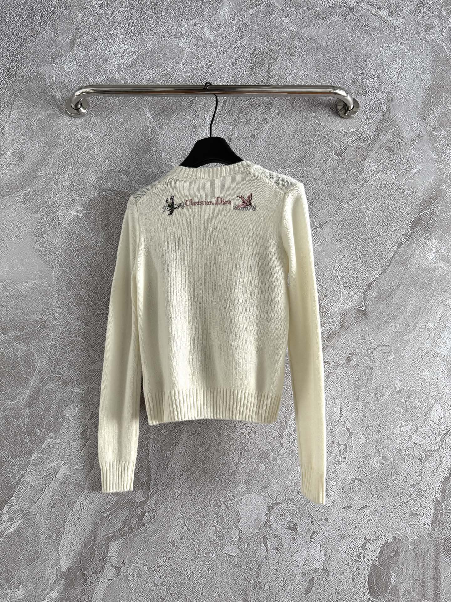 “High-Quality Women’s Suit with Delicate Design and Comfortable Fit” - 图片 9