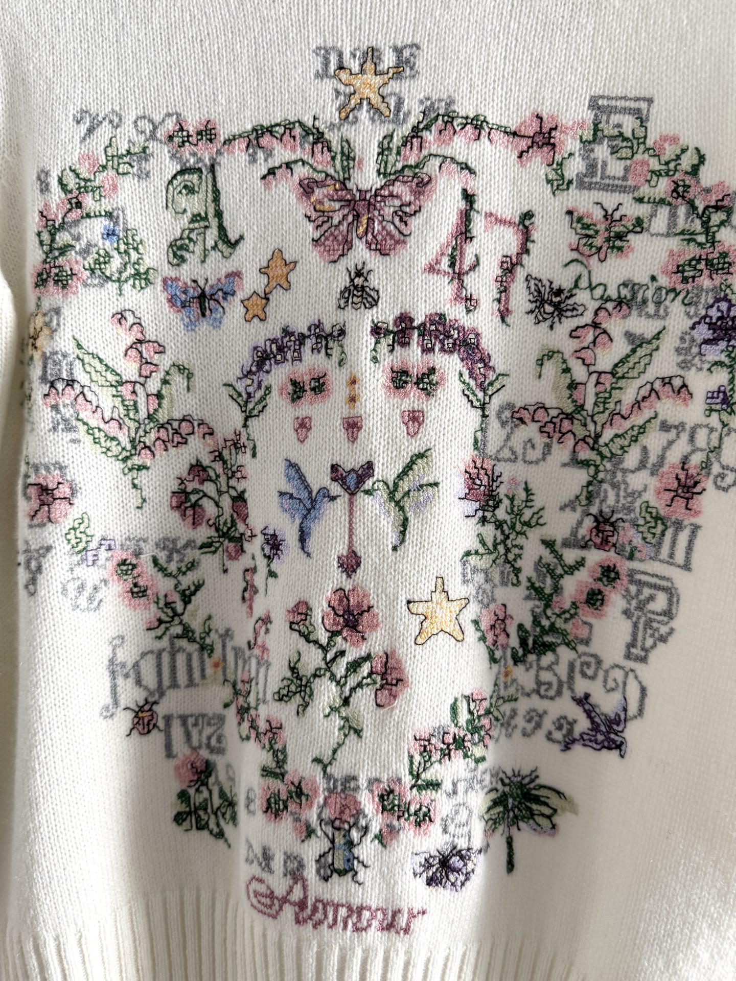 “High-Quality Women’s Suit with Delicate Design and Comfortable Fit” - 图片 6