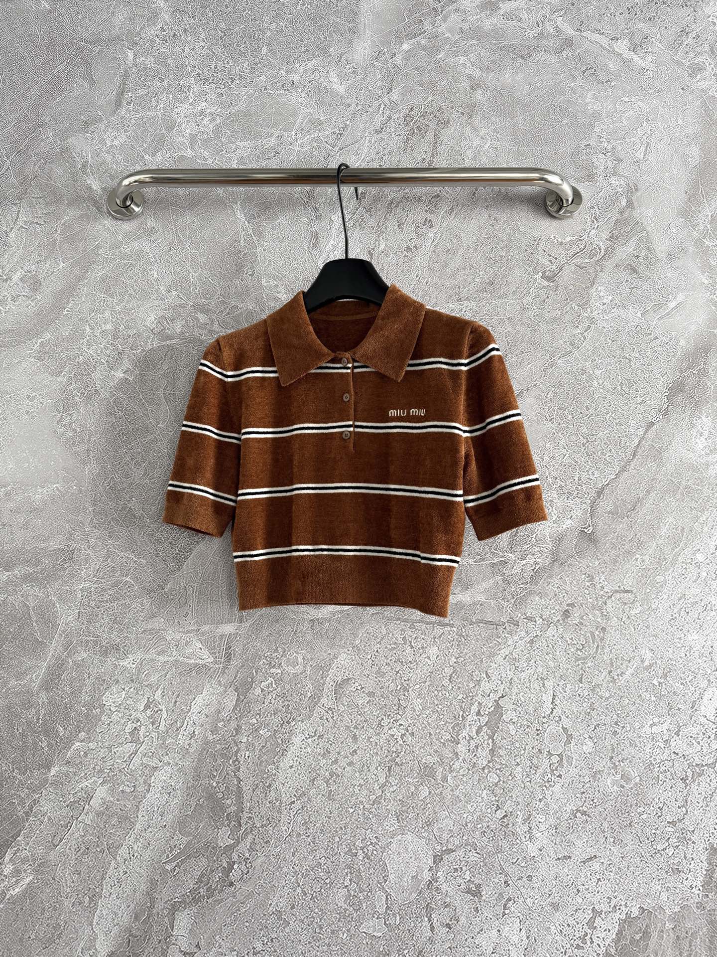 现货‼️‼️🛒款号3/高腰polo衫✨属于毛织，因为颜色太特别了，有质感的饱和度，只能定染色，周期长，但